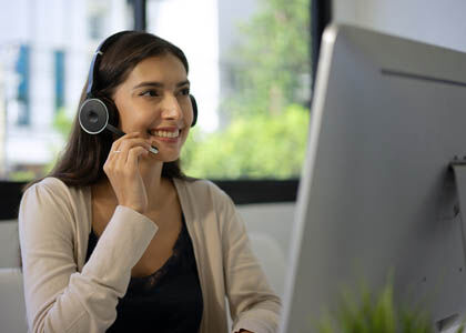 Lighting New York expert consulting with trade professional about 2026 project trends