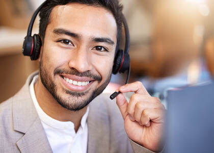 Lighting New York specialist assisting trade professional with boutique eCommerce sourcing