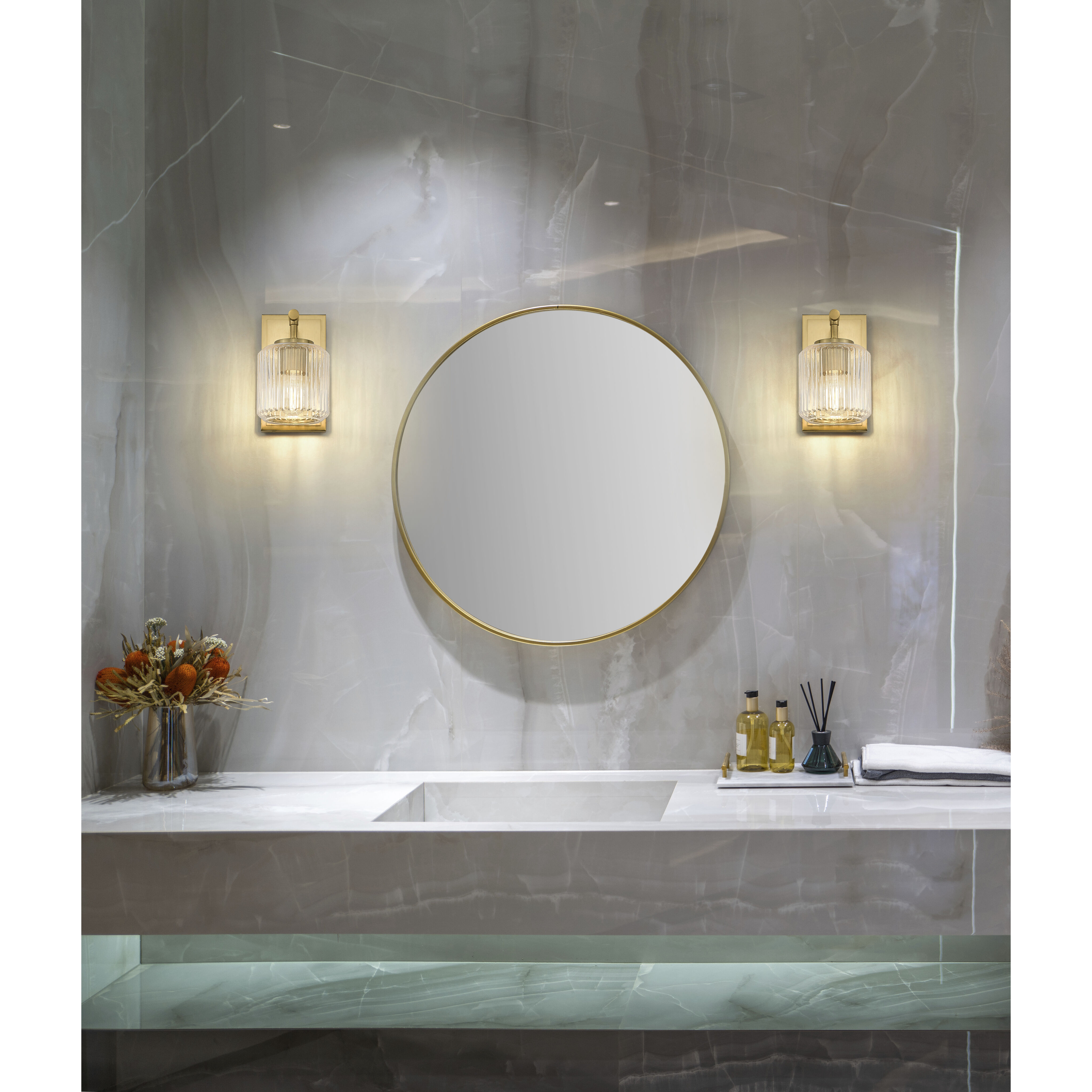 Landon Wall Sconce Wall Light in Modern Gold