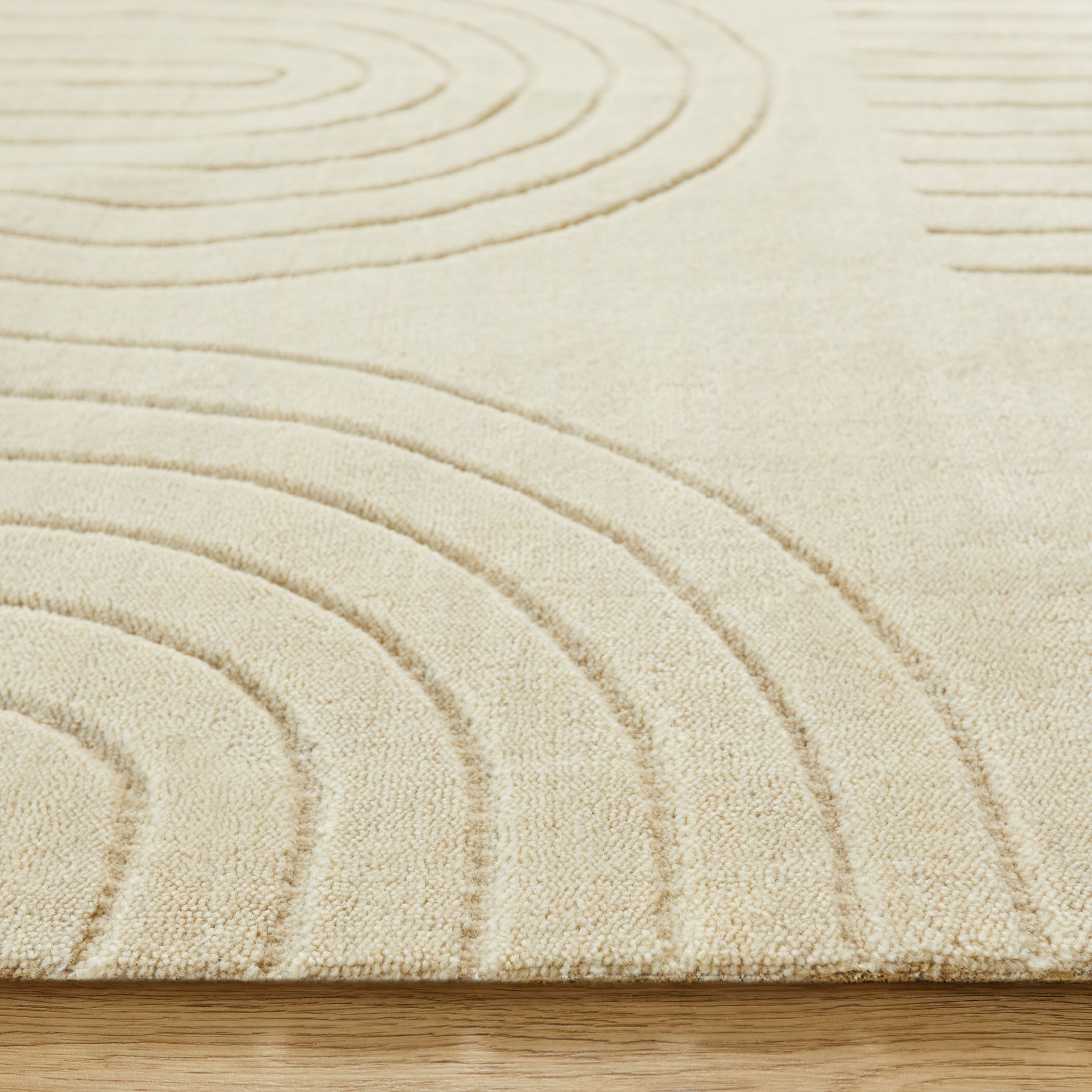 Kirti 90 X 63 inch White/Ivory Rug in 5 x 7