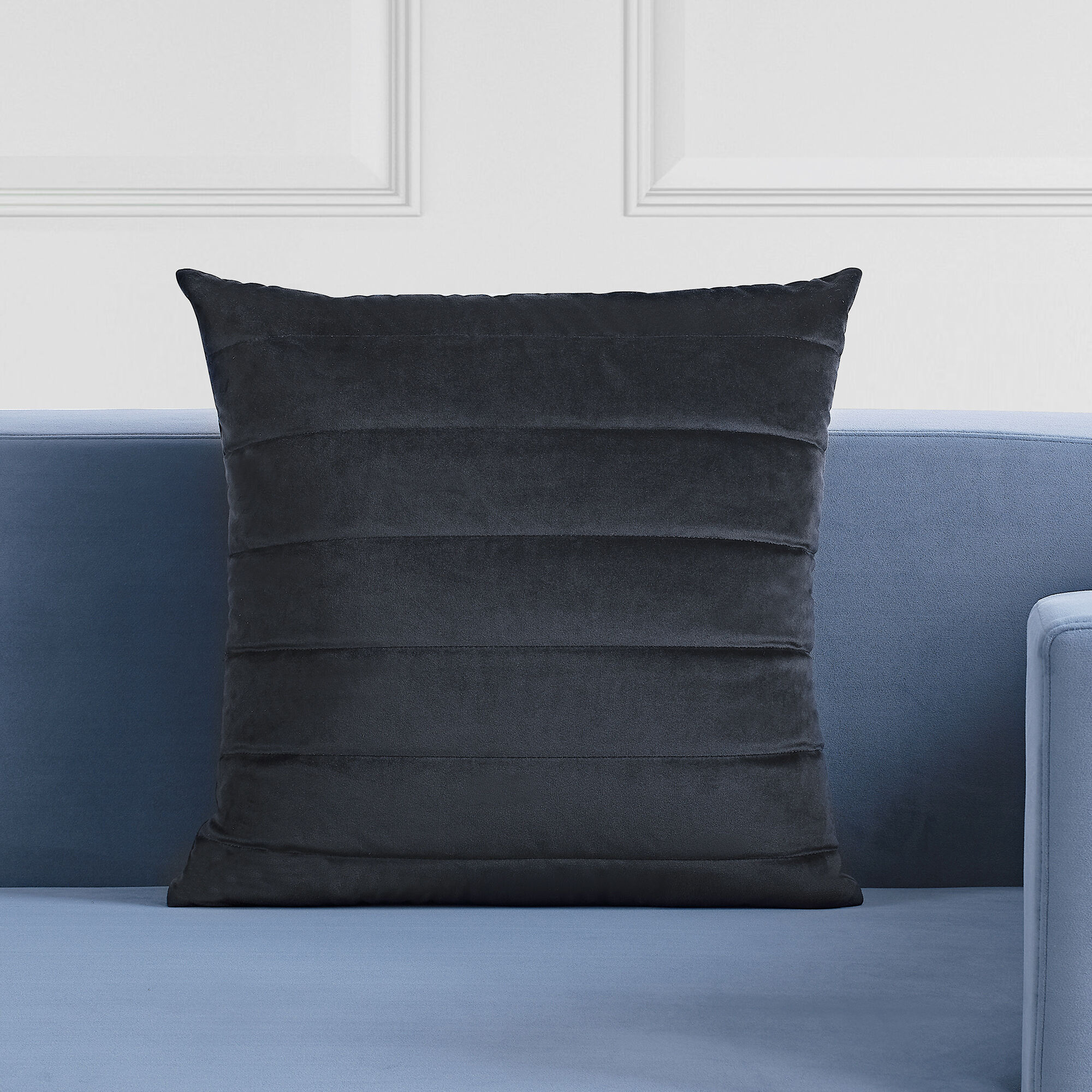 Chatra 20 inch Black Pillow