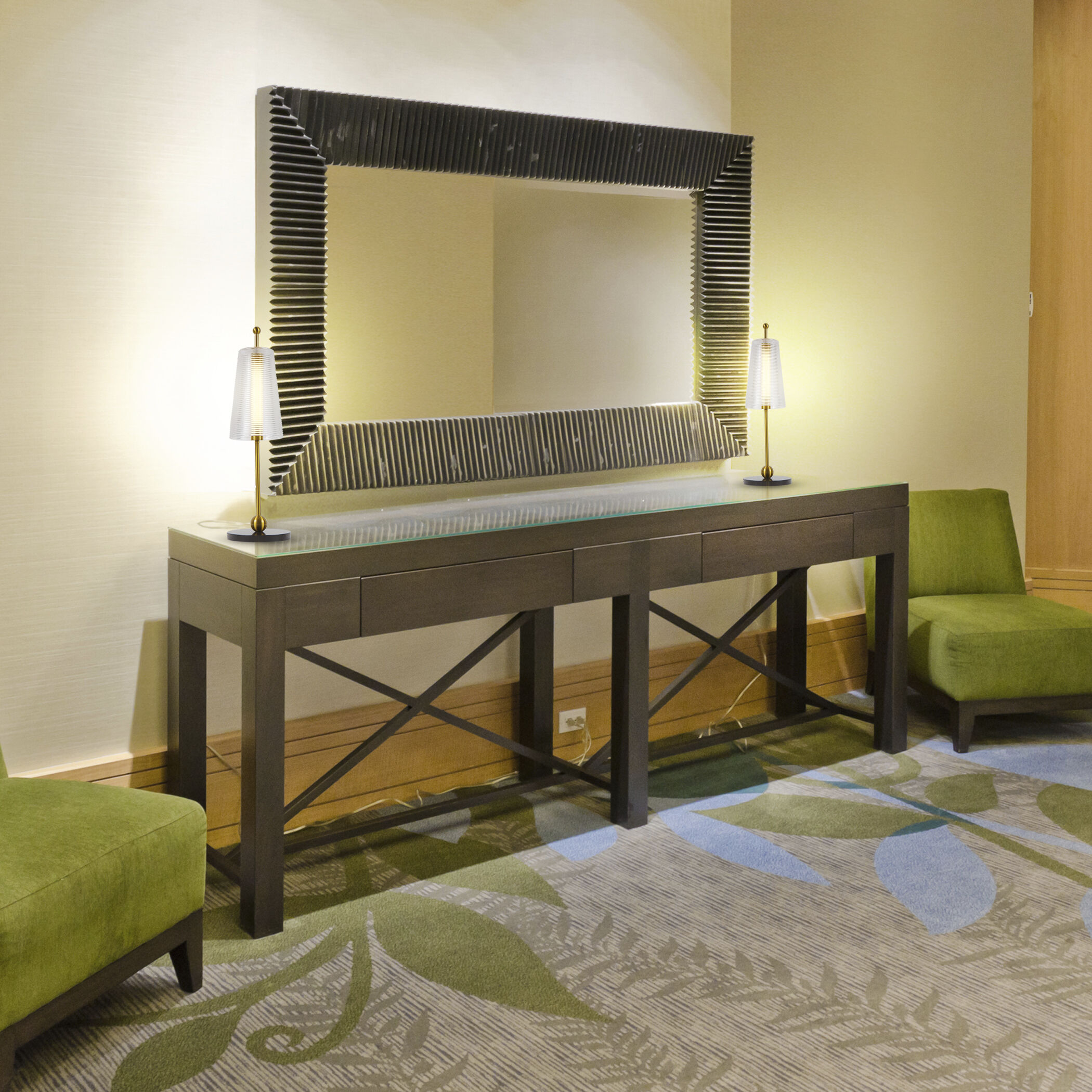 Artisan Collection/TOSCANA Series 20 inch 11 watt Antique Brass Table Lamp Portable Light