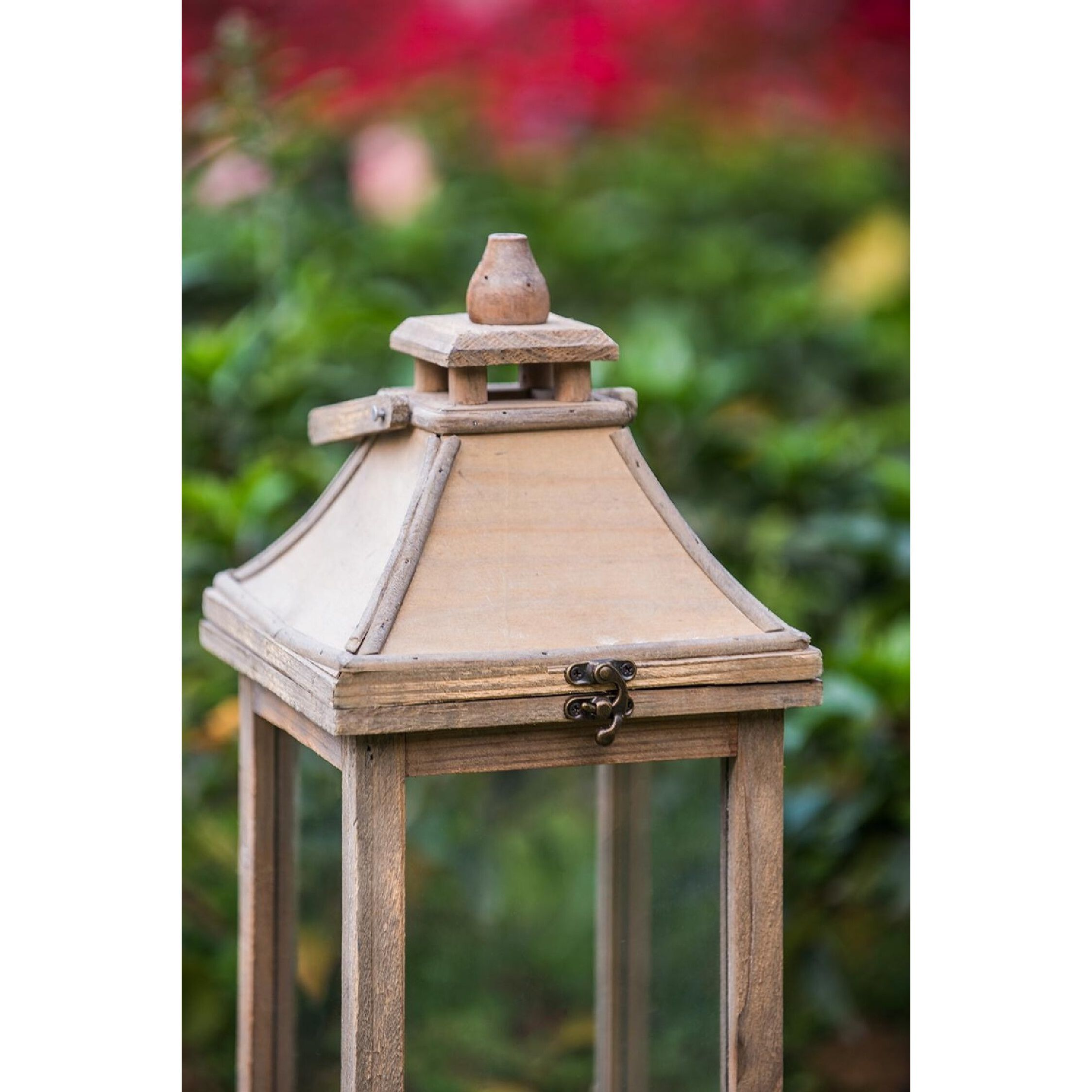 Ivona Ivory Lantern