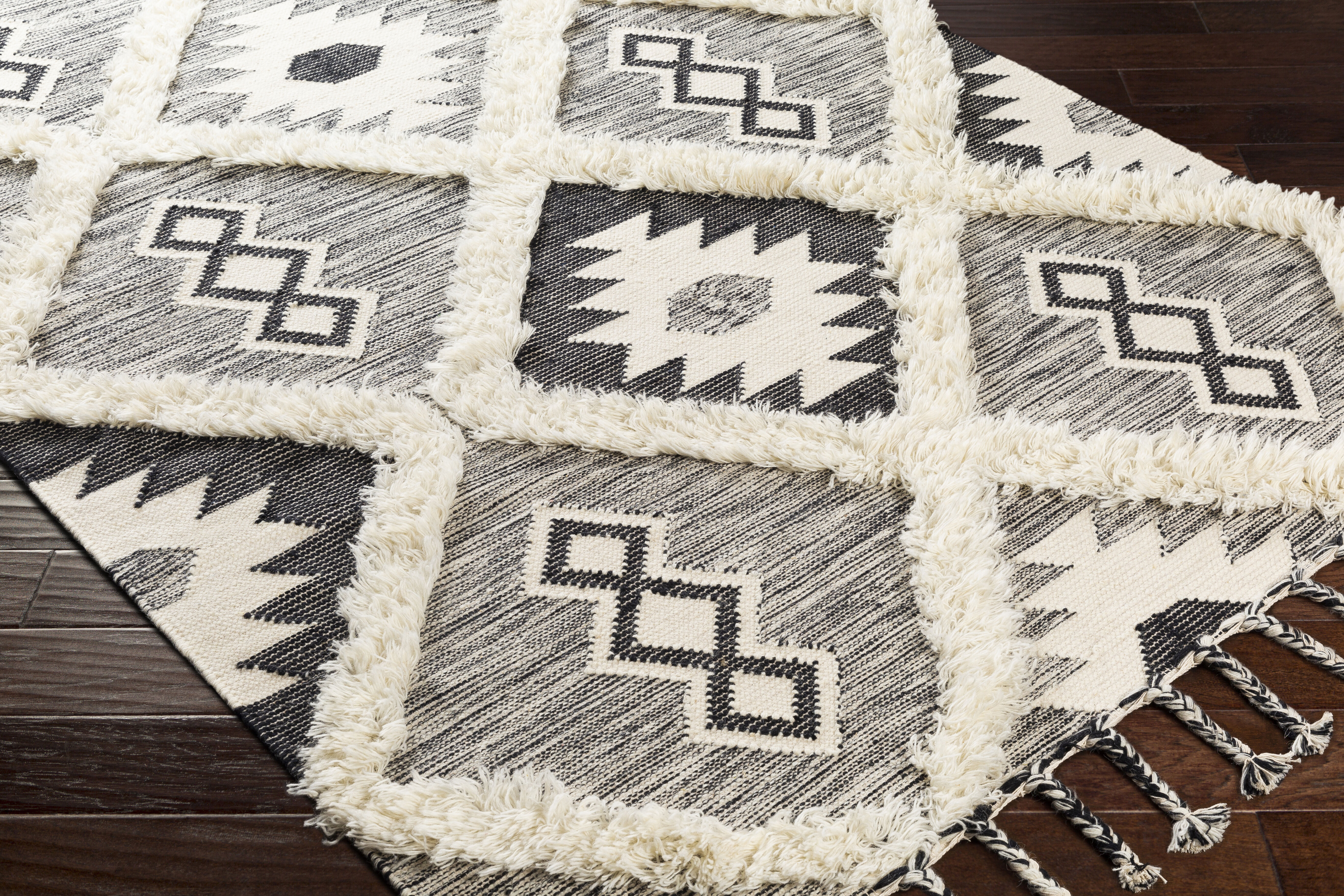 Apache 120 X 96 inch Black/Cream Handmade Rug in 8 x 10, Rectangle