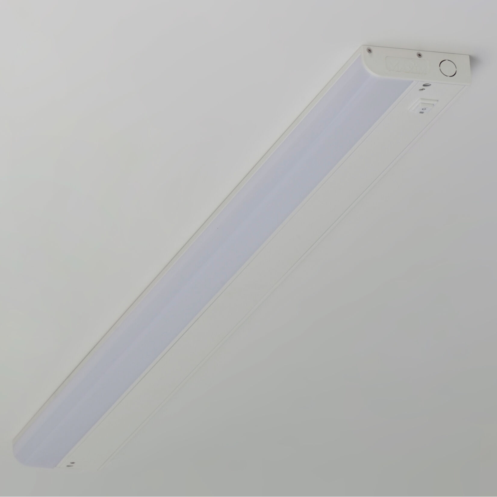 CounterMax MX-L-120-1K 120 LED 36 inch White Under Cabinet