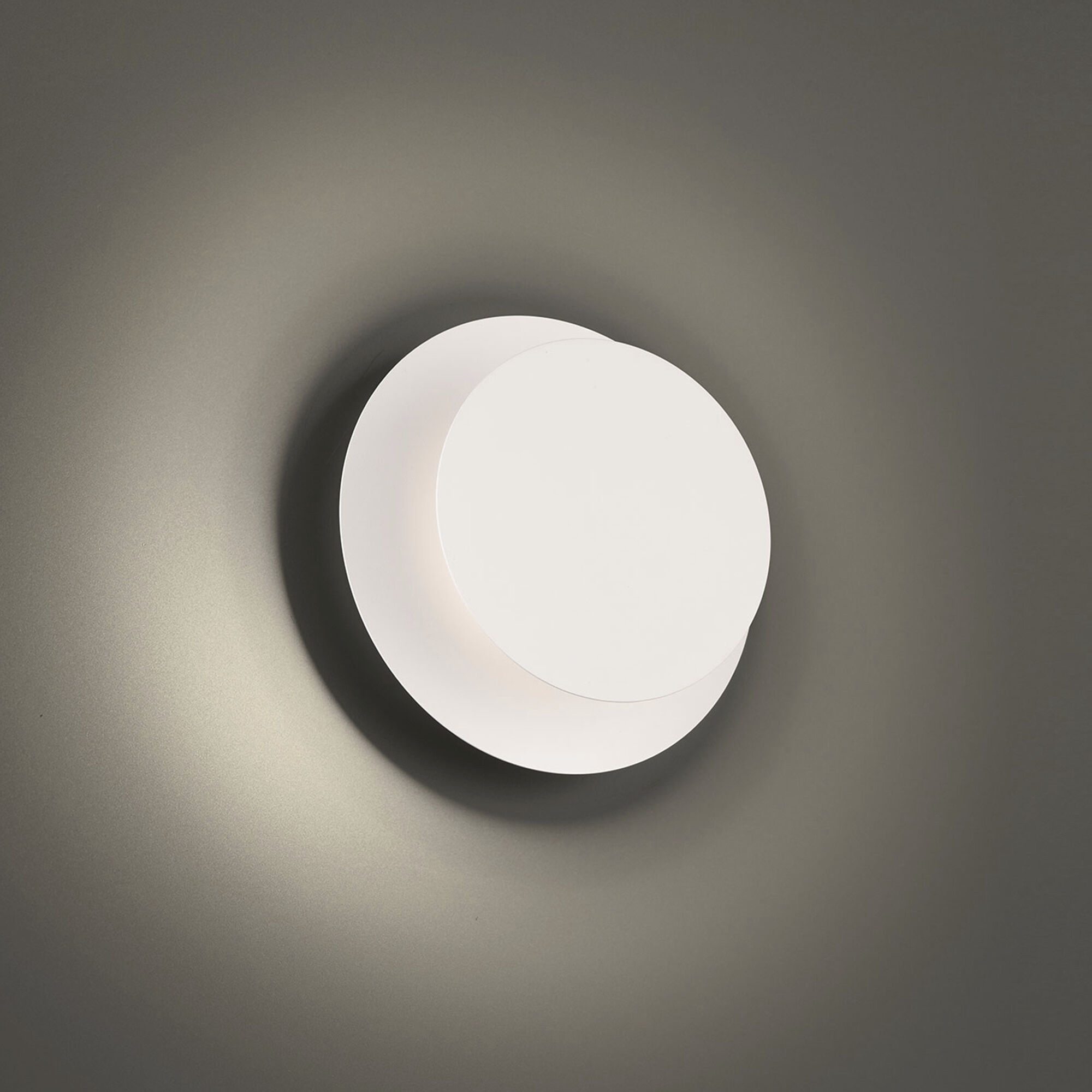 Moonglow Wall Sconce Wall Light in 2700K, White, dweLED