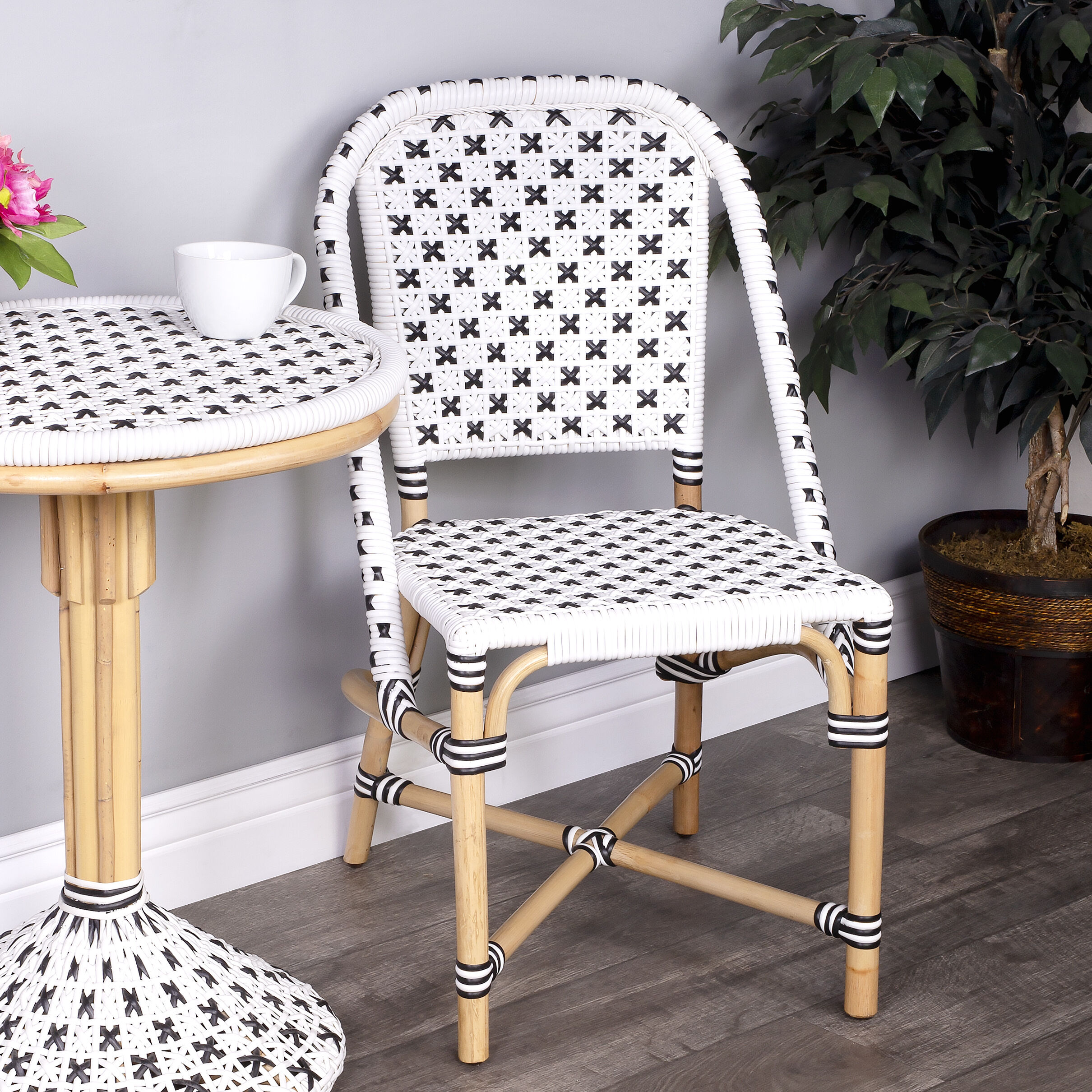 Designer'S Edge Tenor White & Black Rattan Accent Chair