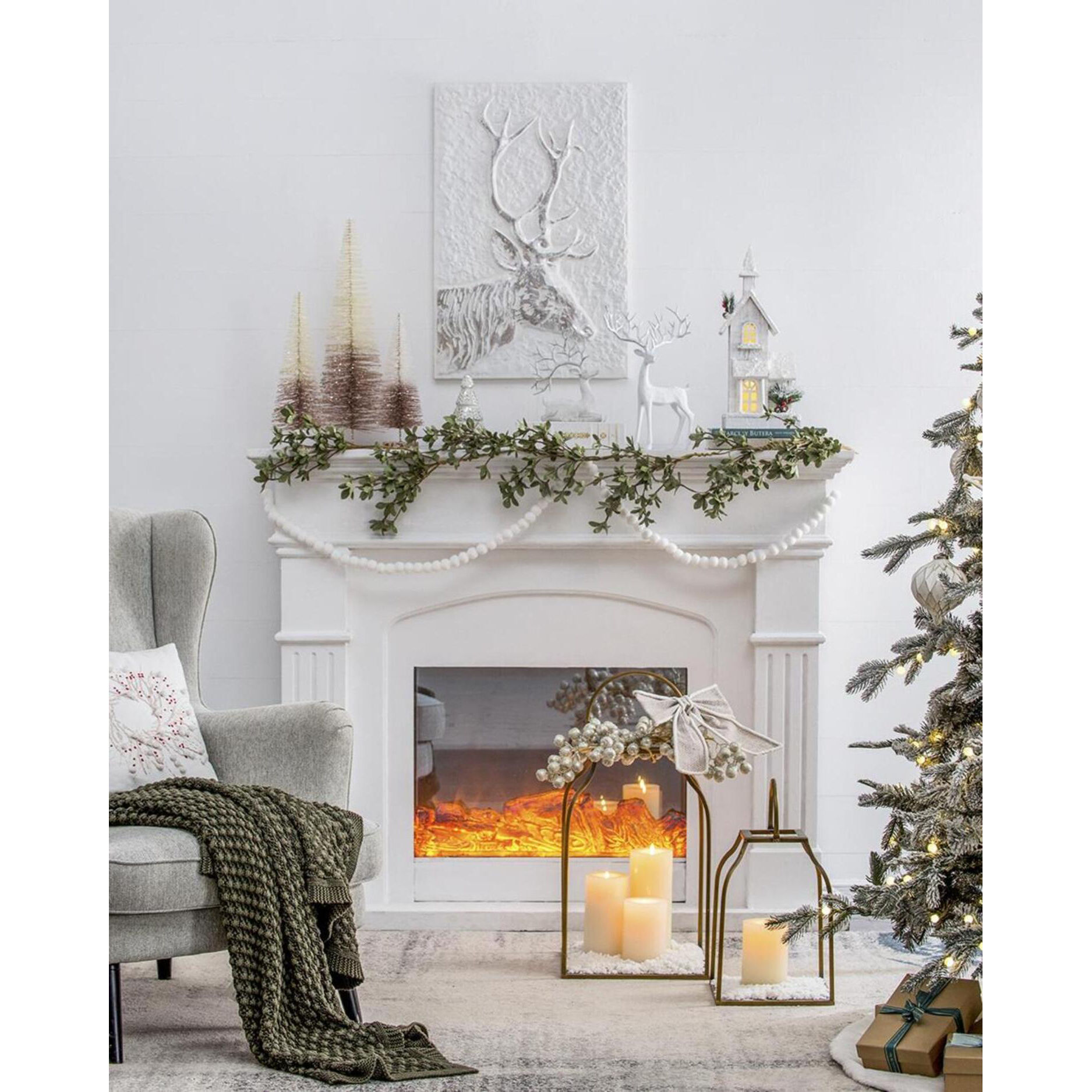 Anita White Holiday Décor