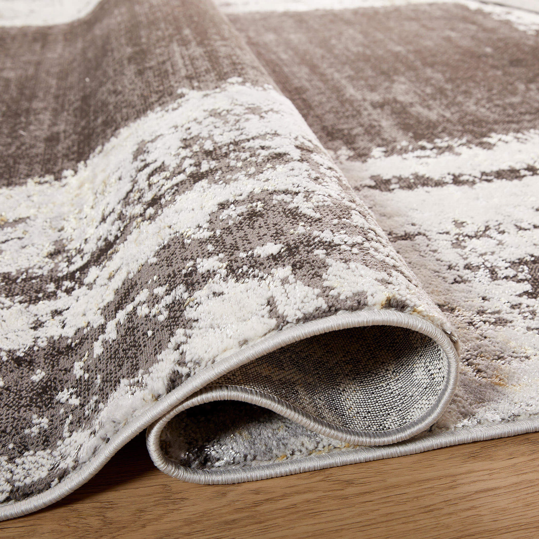 Ayda 130 X 94 inch Black/White Rug in 8 x 11