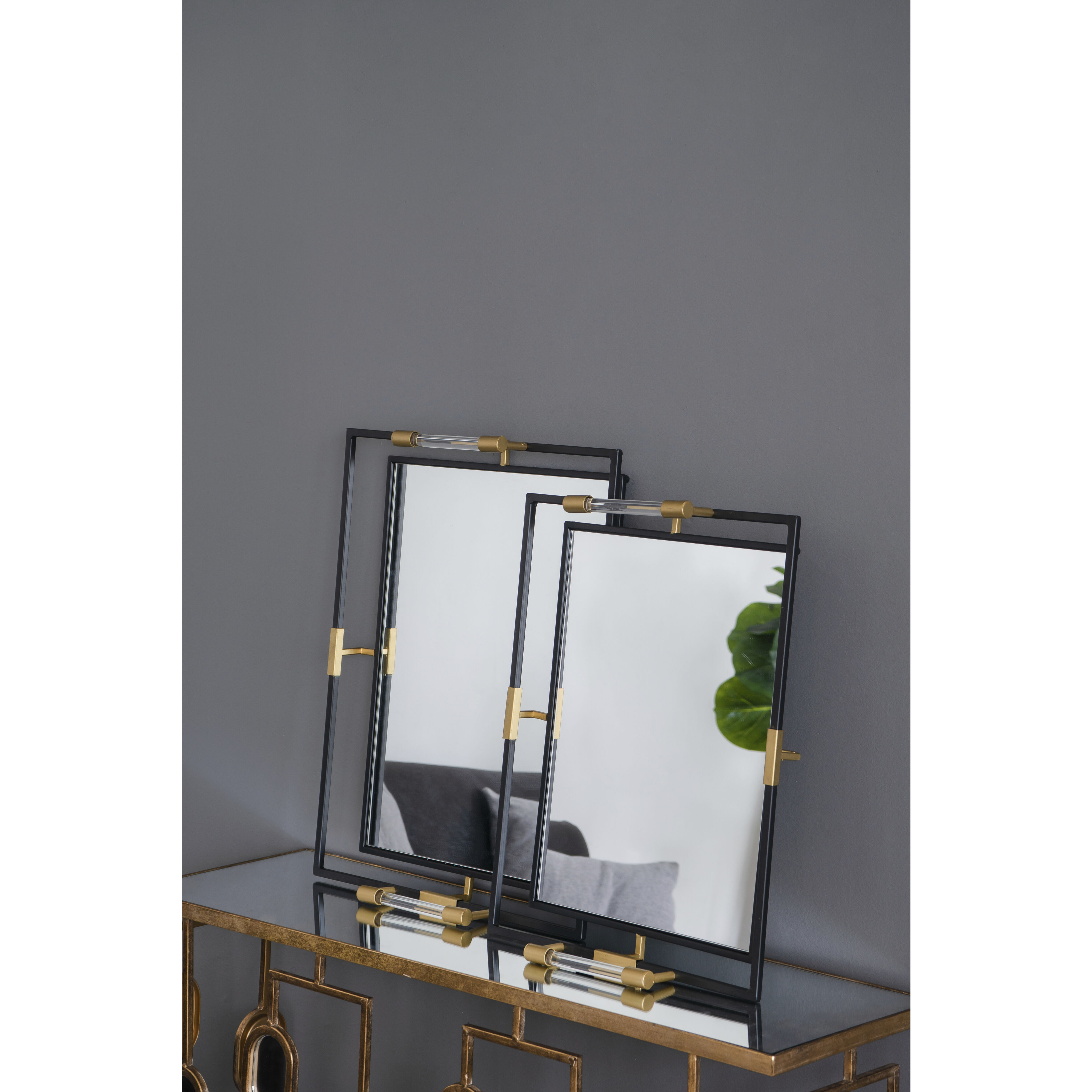 Tribute Black/Gold Tray