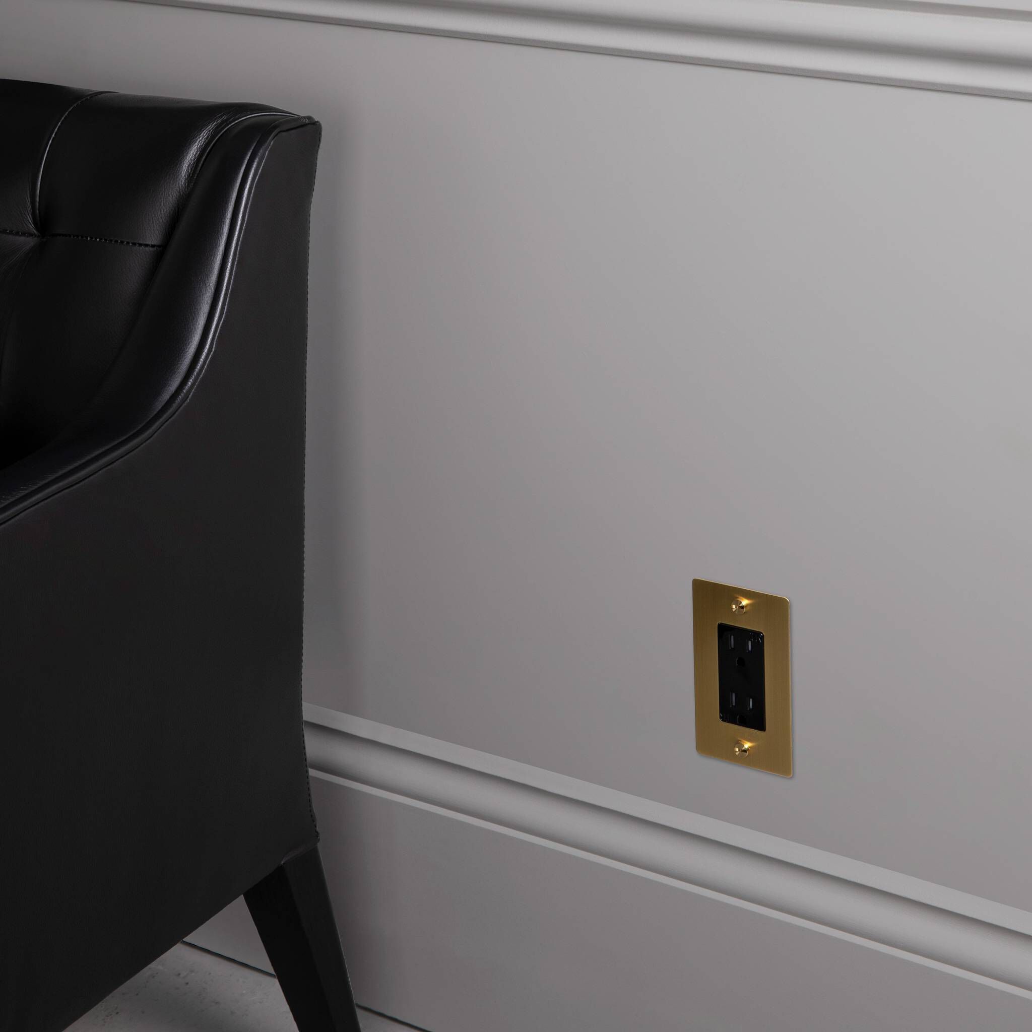 Outlet 125 Black Module, Duplex