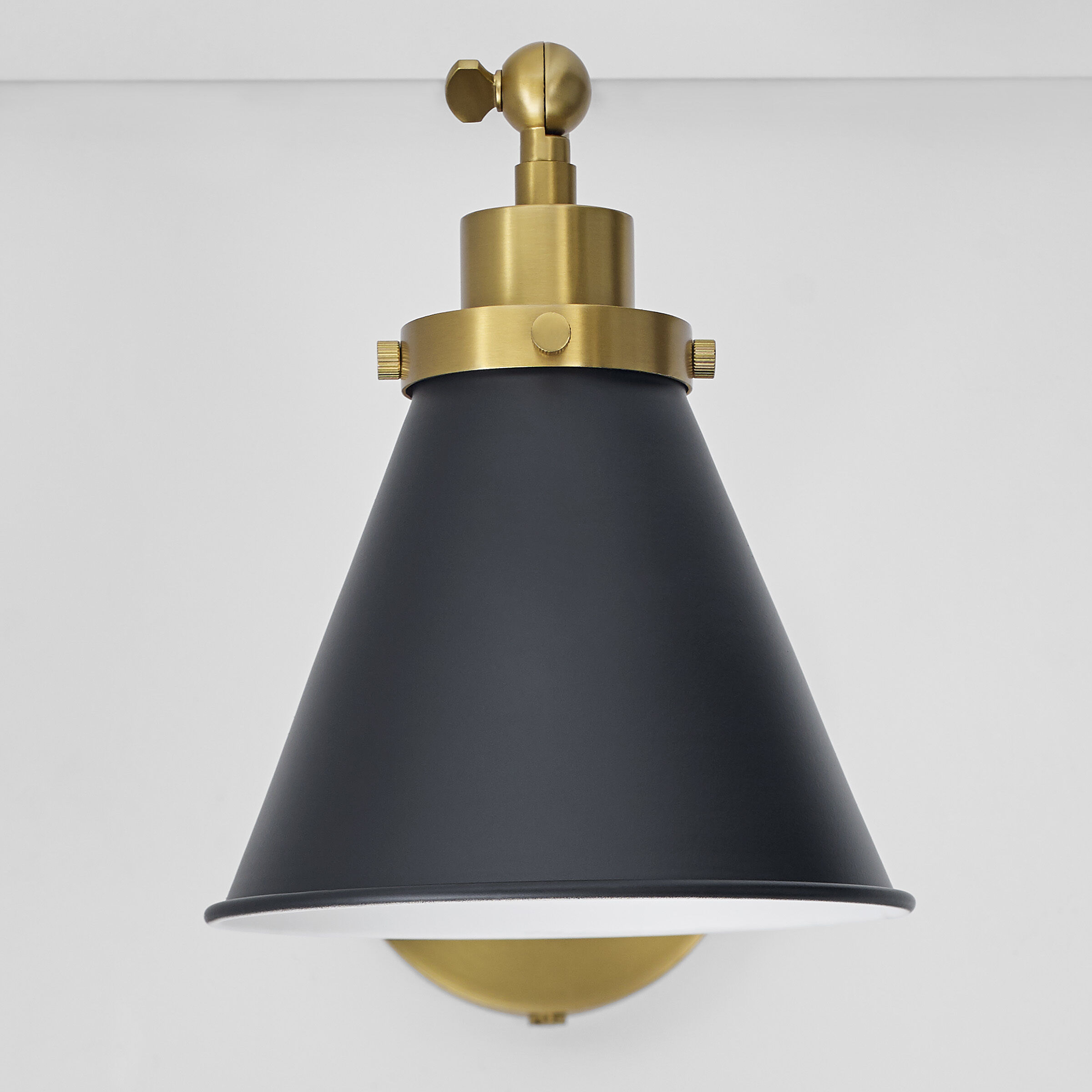 C&M by Chapman & Myers Wellfleet 15.88 inch 75 watt Midnight Black and Burnished Brass Task Sconce Wall Light in Midnight Black / Burnished Brass