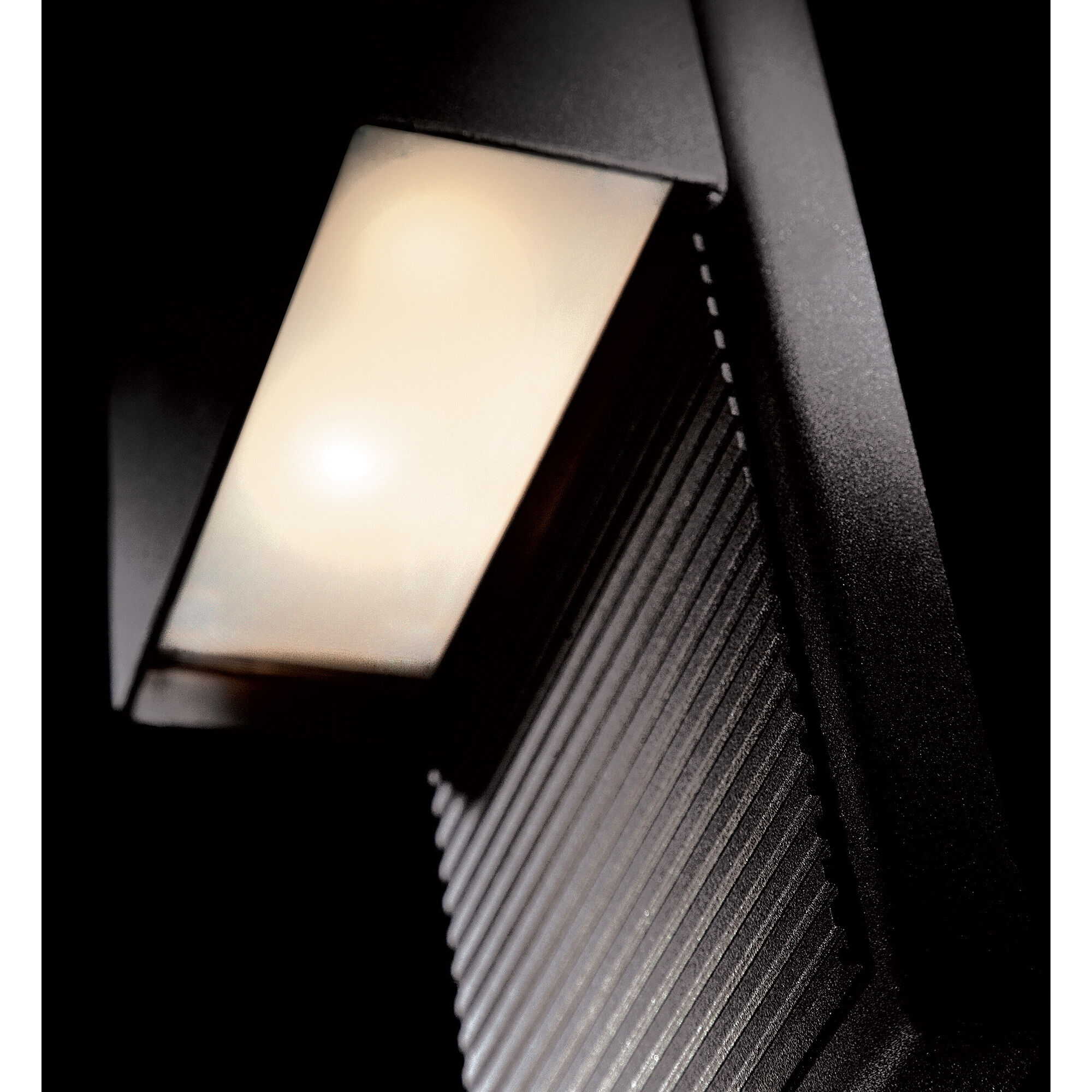 Hiline LED 8 inch Black Outdoor Wall Light in 8in.