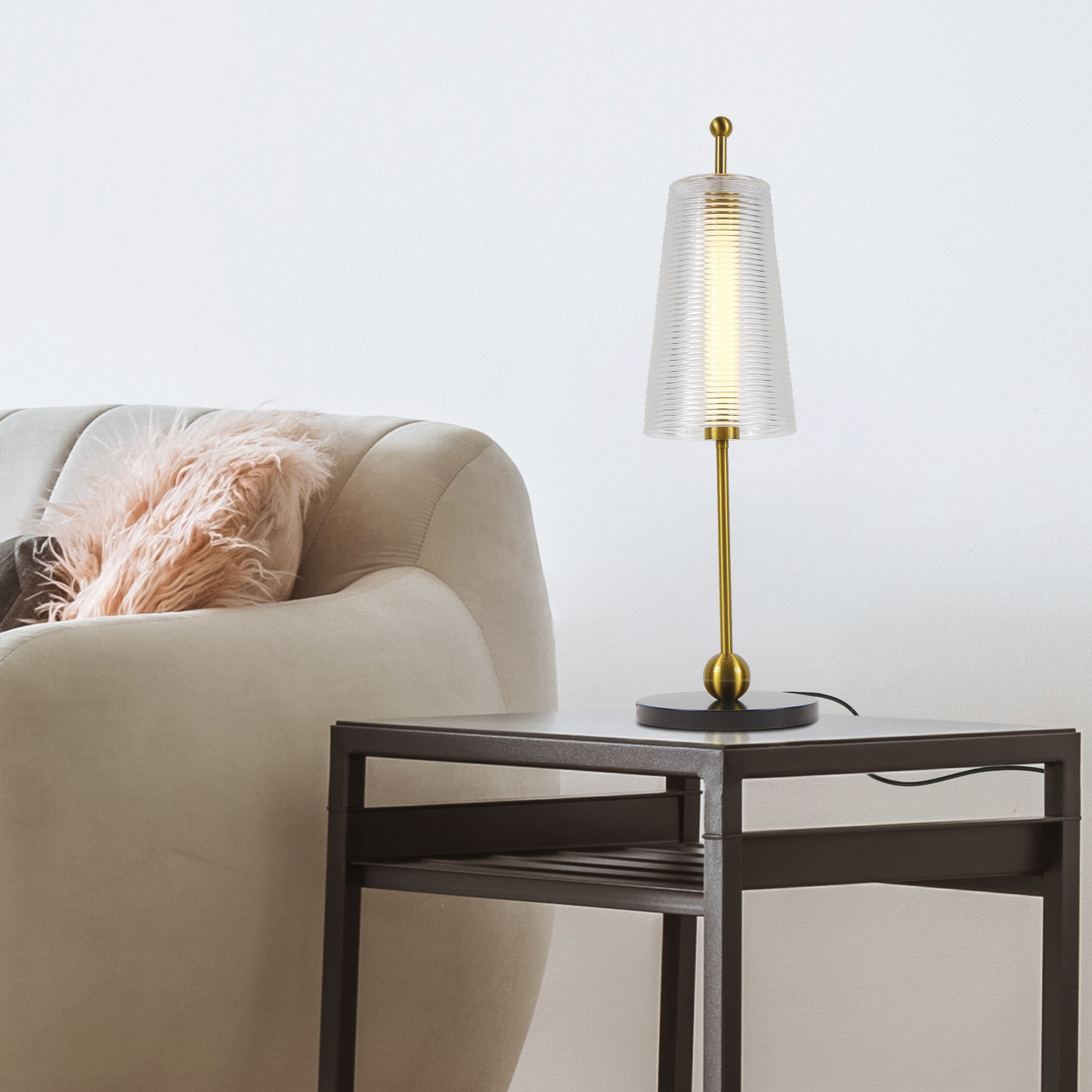 Artisan Collection/TOSCANA Series 20 inch 11 watt Antique Brass Table Lamp Portable Light