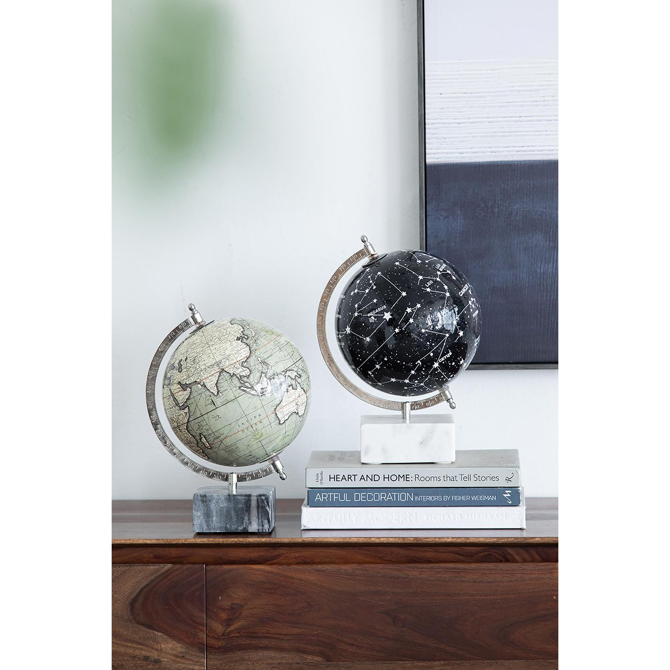 Constellation White/Black Globe