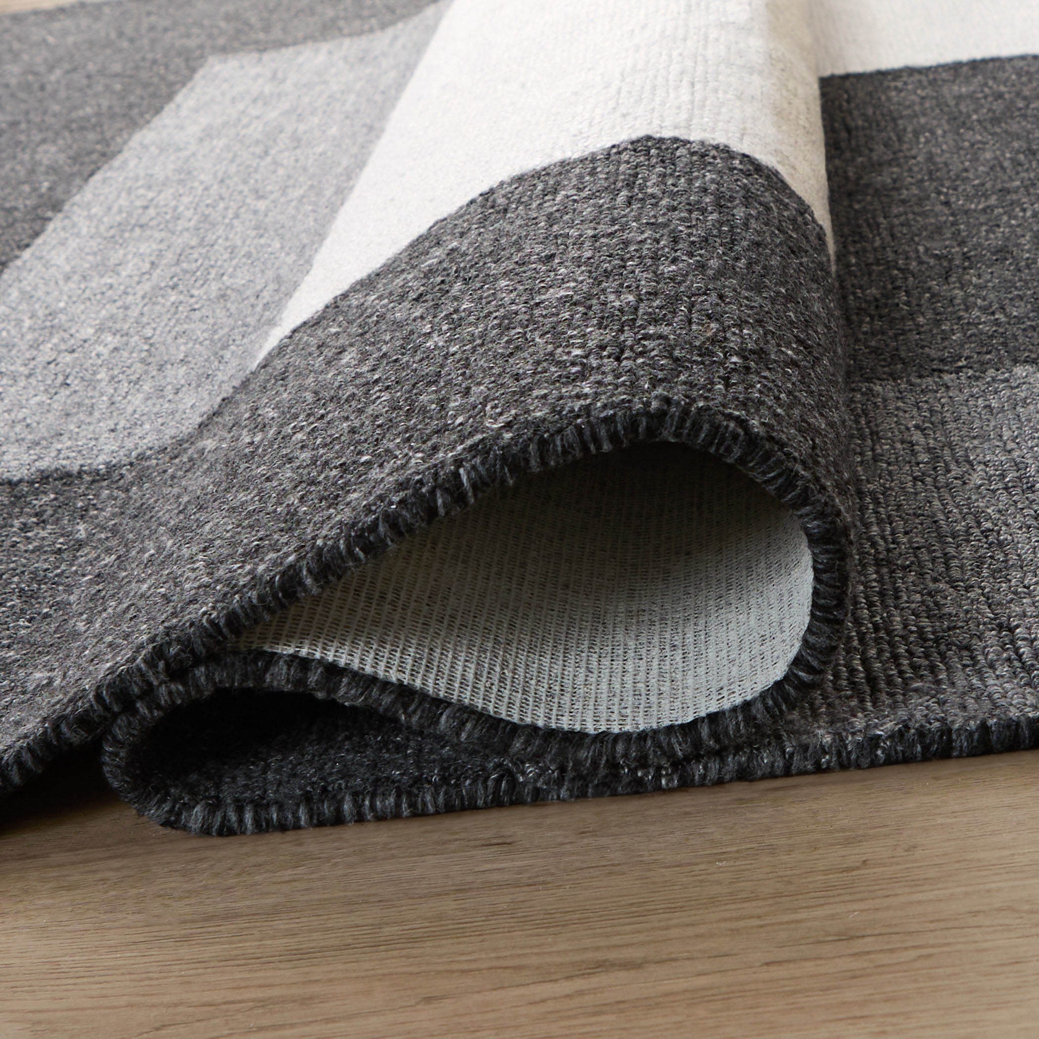 Kali 90 X 63 inch Black/White/Grey Rug in 5 x 7