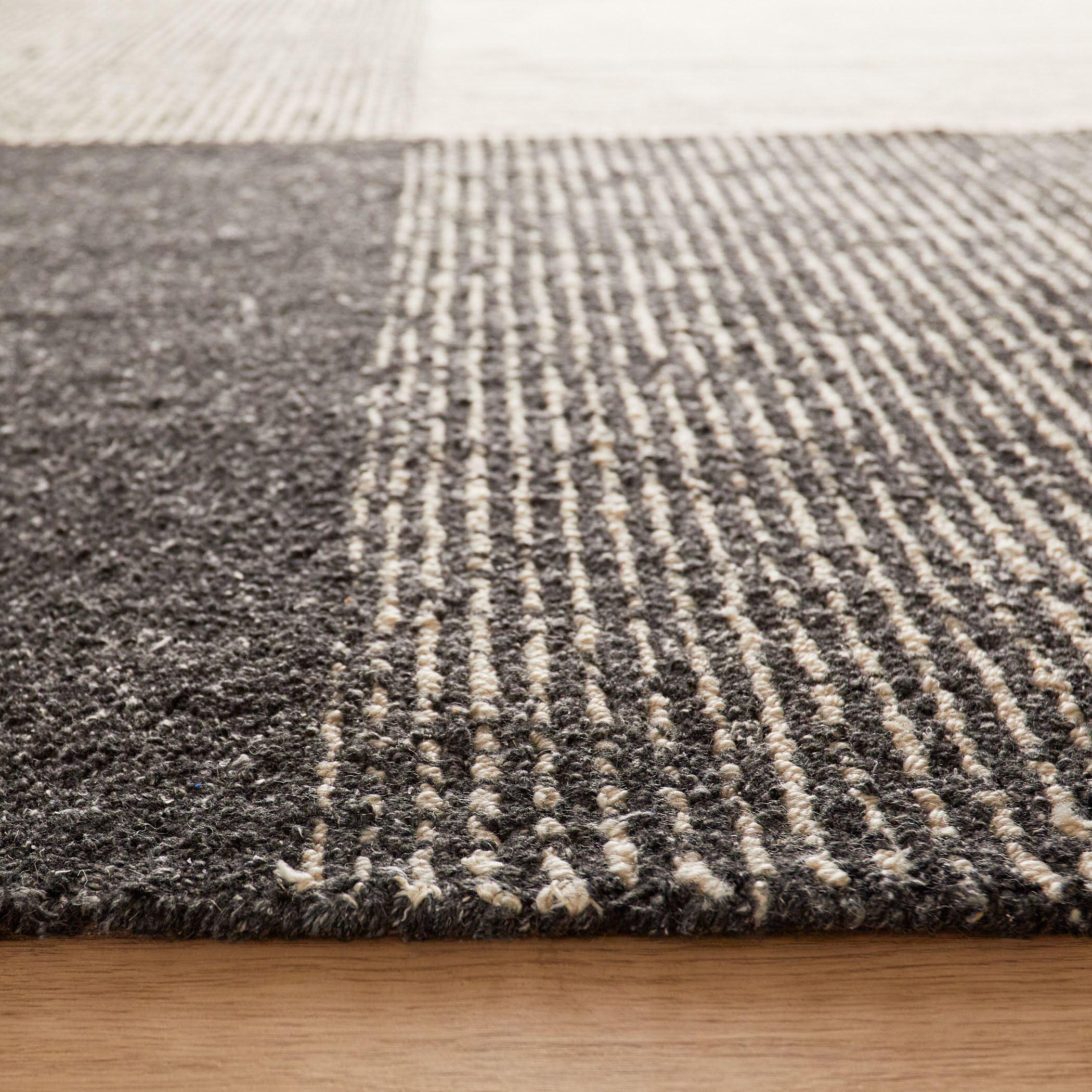 Kali 130 X 94 inch Black/White Rug in 8 x 11