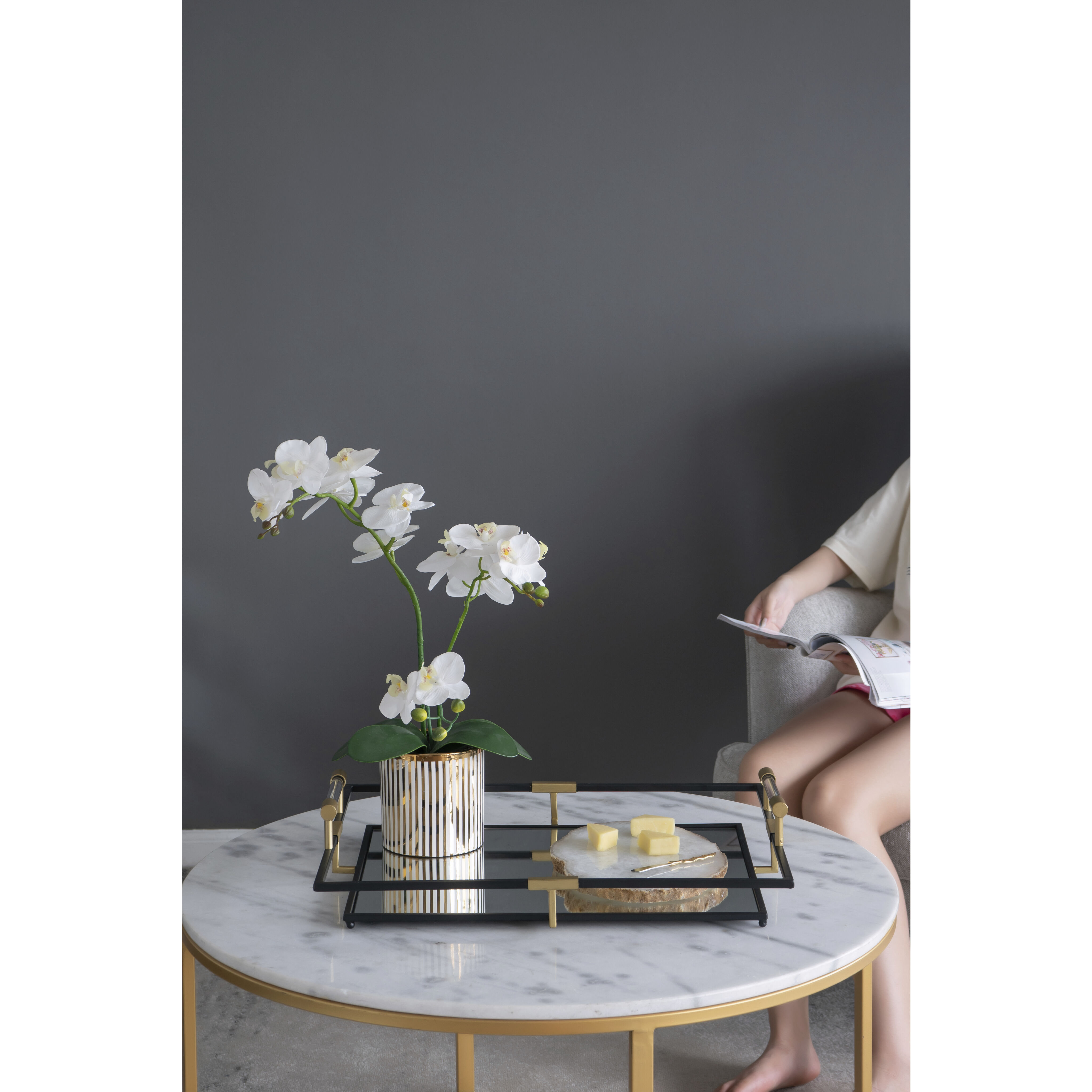 Tribute Black/Gold Tray