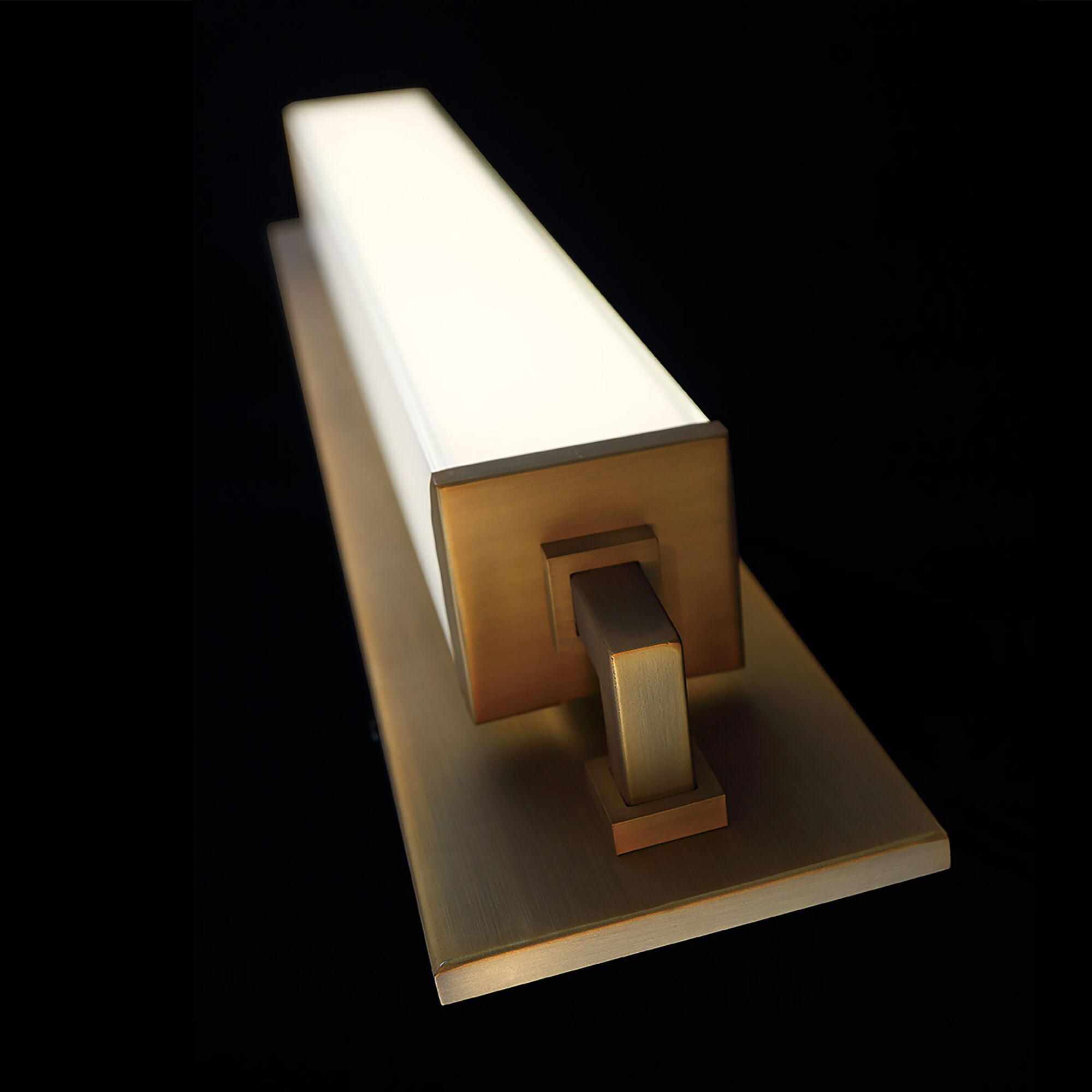 Gatsby Wall Sconce Wall Light in Aged Brass
