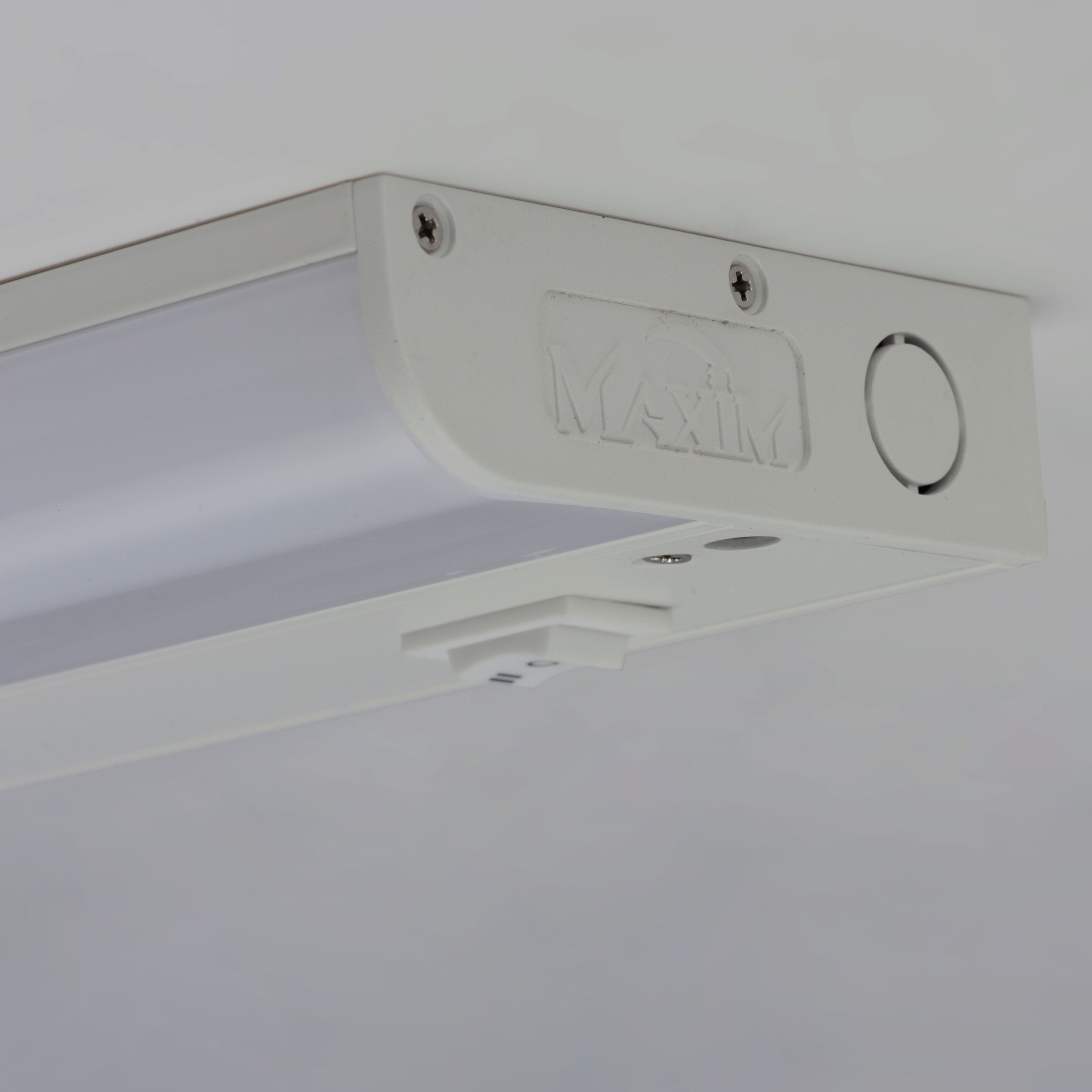CounterMax MX-L-120-1K 120 LED 6 inch White Under Cabinet