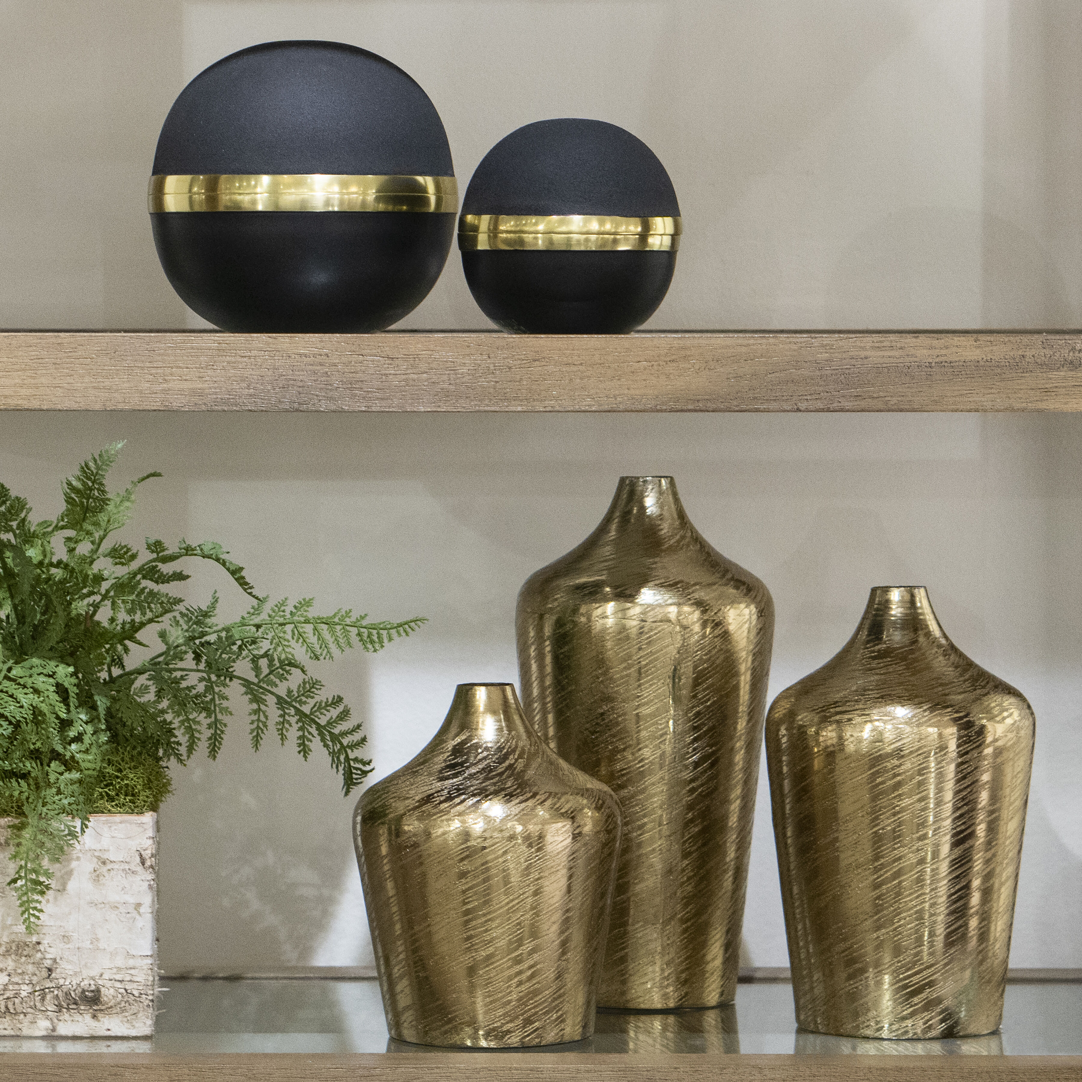 Caliza 6 X 4 inch Vase