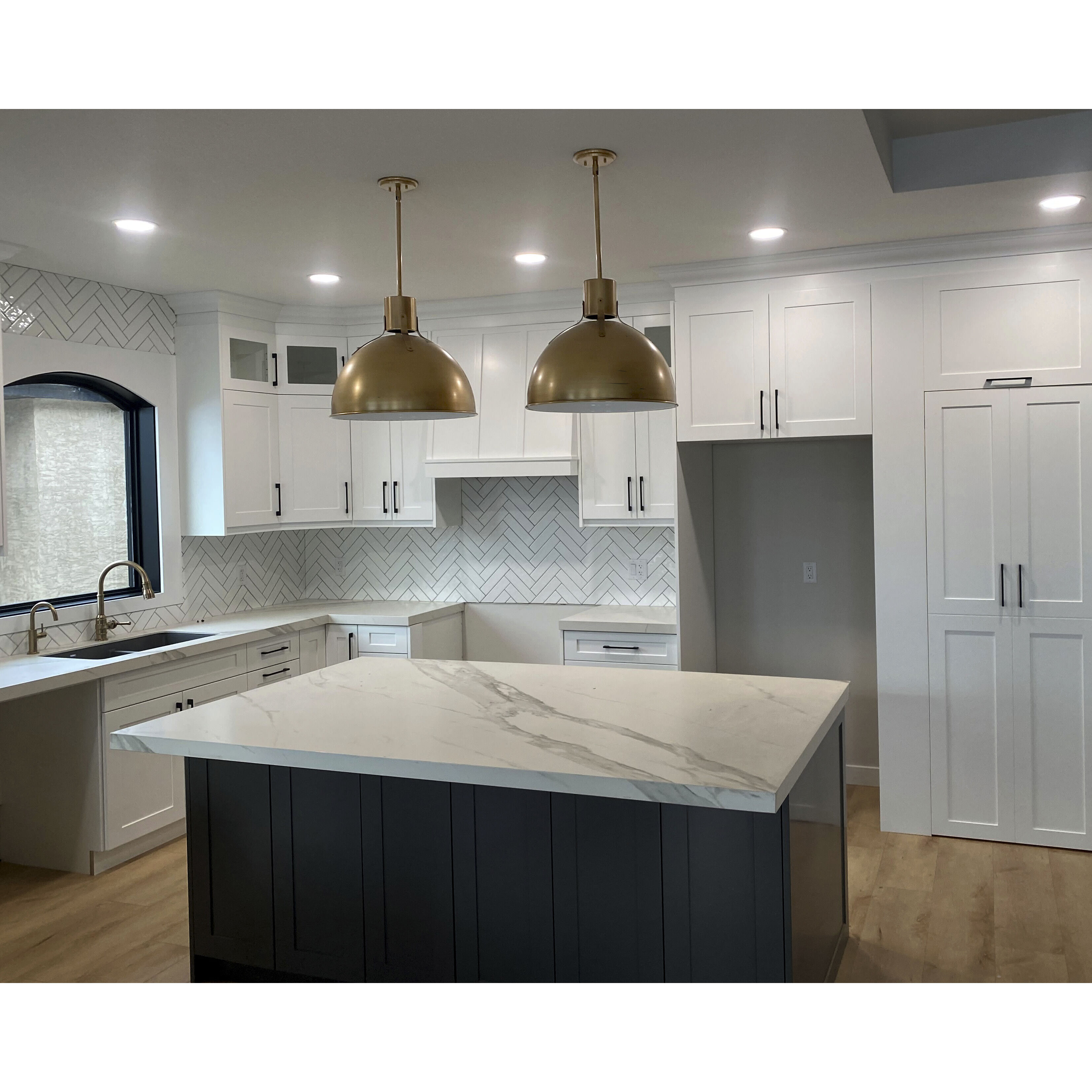 Argo LED 20 inch Heritage Brass Indoor Pendant Ceiling Light