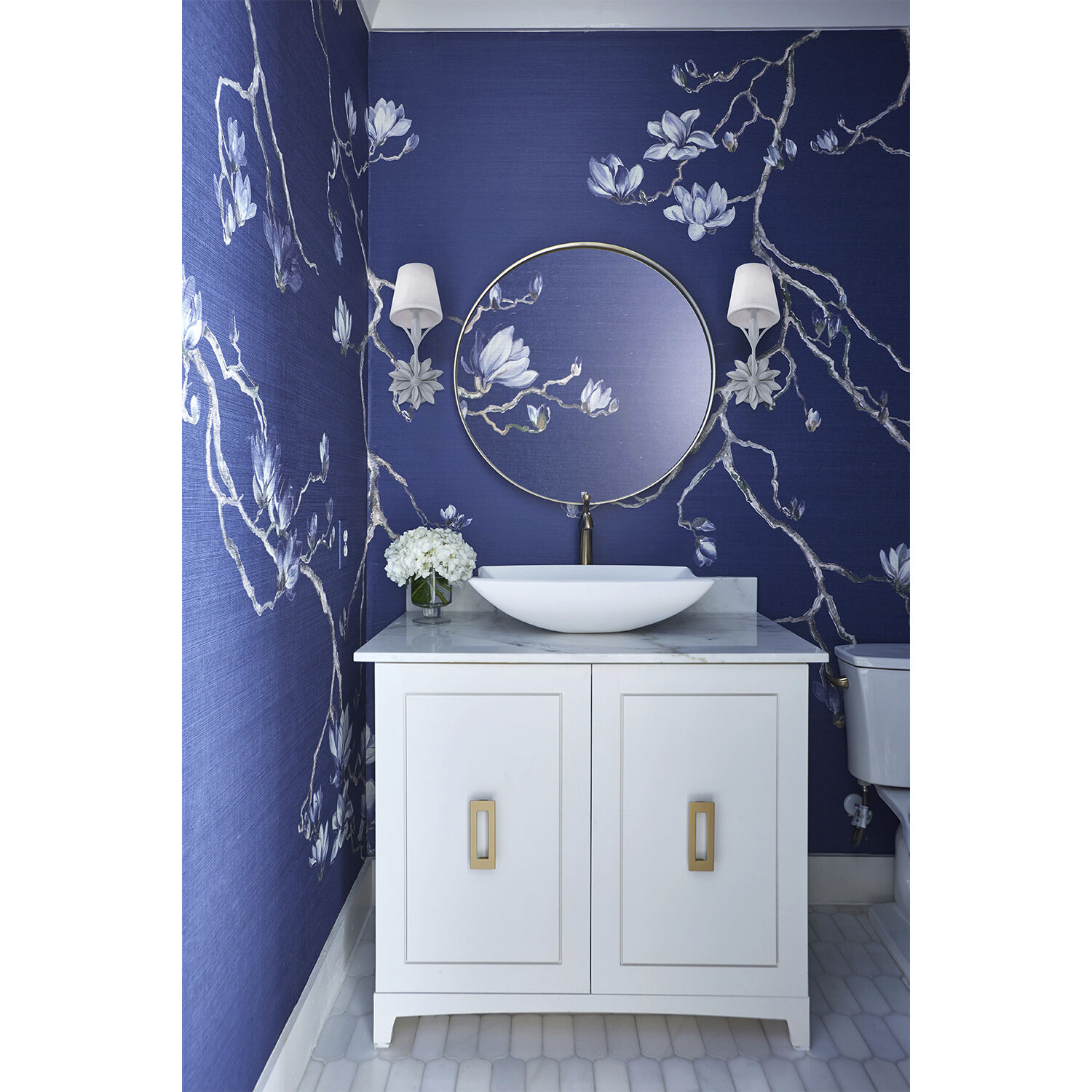 Broche Bath Sconce Wall Light in Matte White