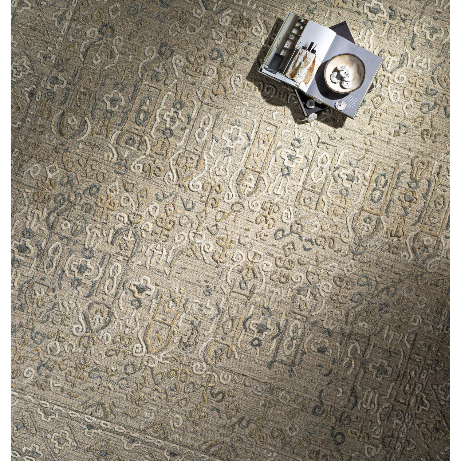 Makalu 108 X 72 inch Light Gray Rug in 6 X 9, Rectangle