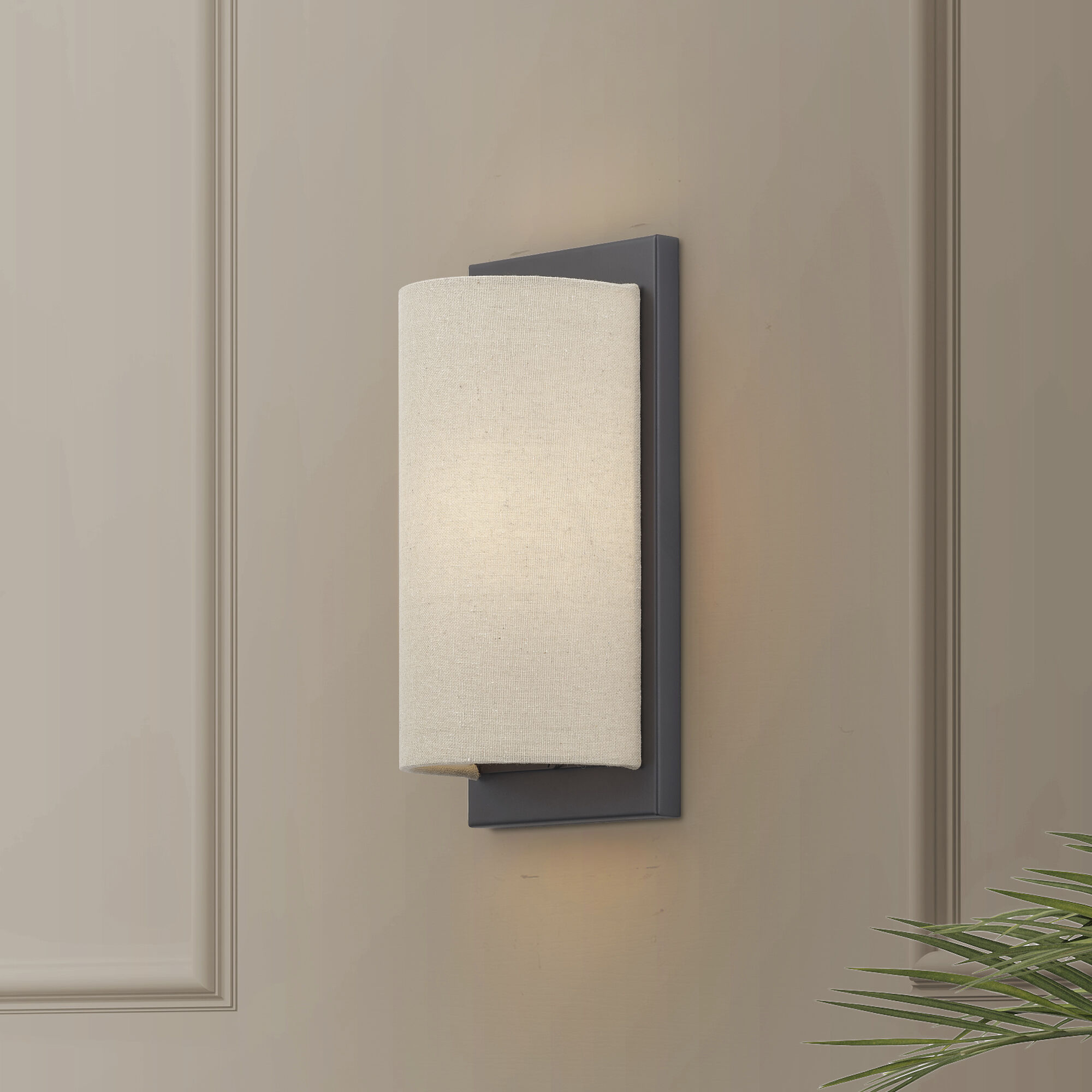 Bellingham Wall Sconce Wall Light in Bronze