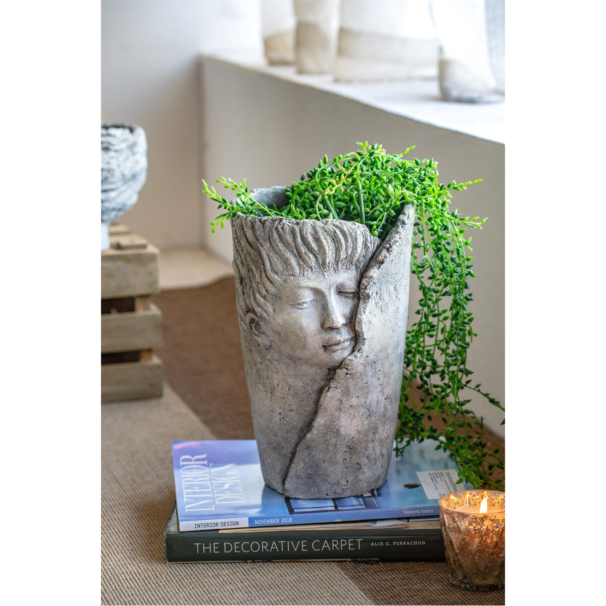 Dreaming Profile Gray Outdoor Planter