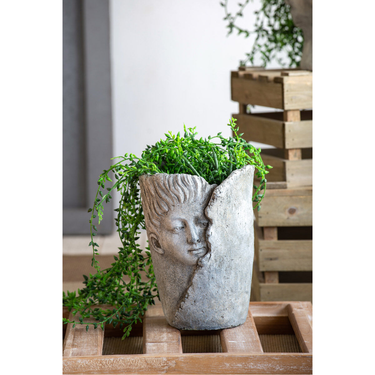 Dreaming Profile Gray Outdoor Planter