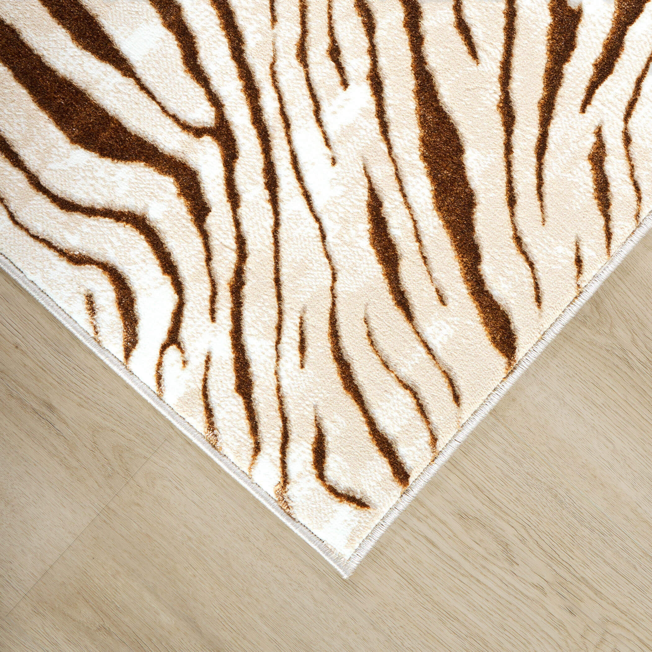 Melet 90 X 63 inch Gold Rug in 5 x 7