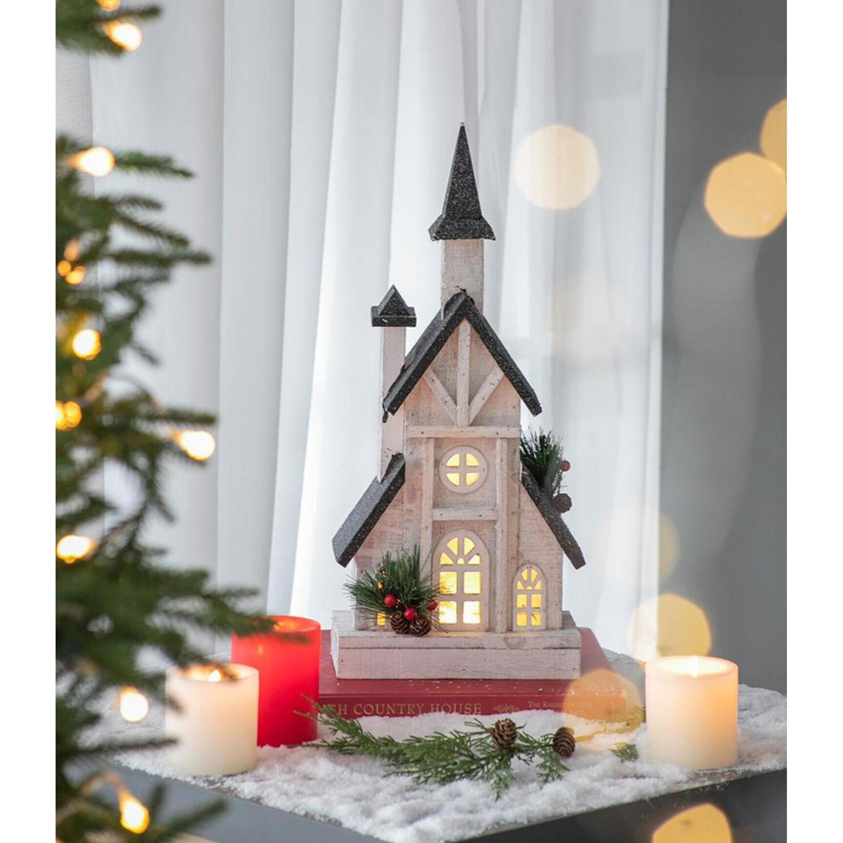 Anita White/Black Holiday Décor