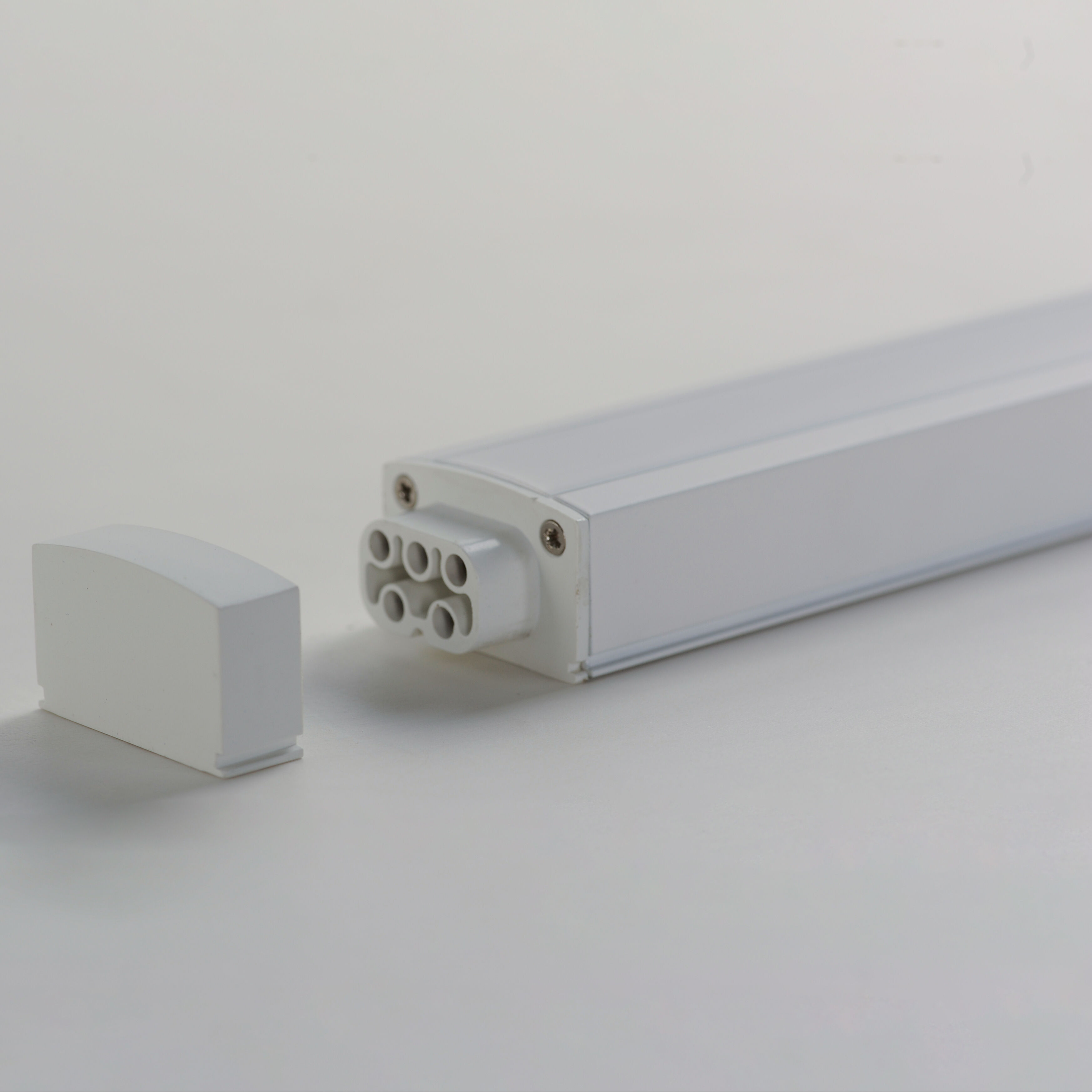 CounterMax 120V Slim Stick 120 LED 24 inch White Under Cabinet