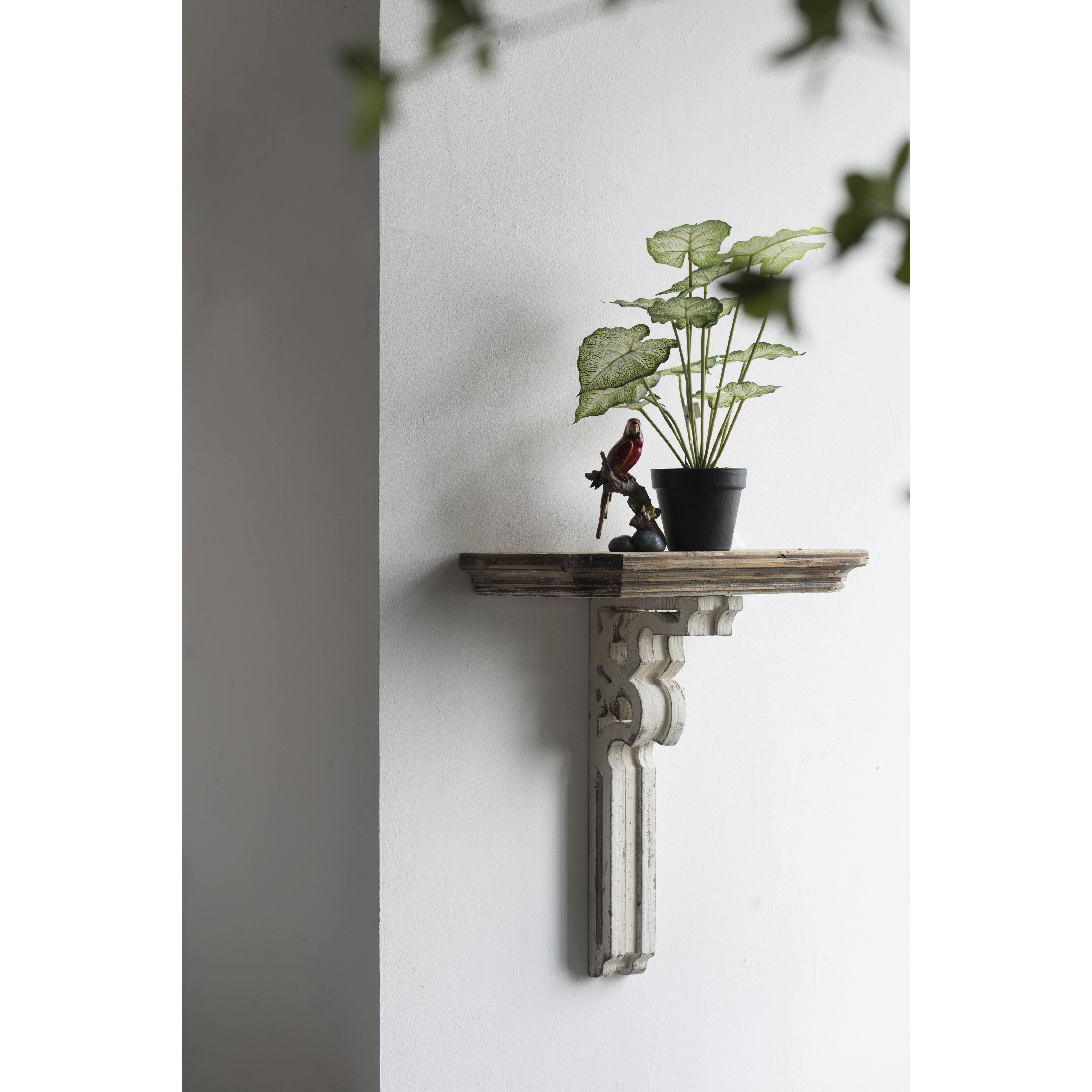 Vamont Antique White Wall Décor