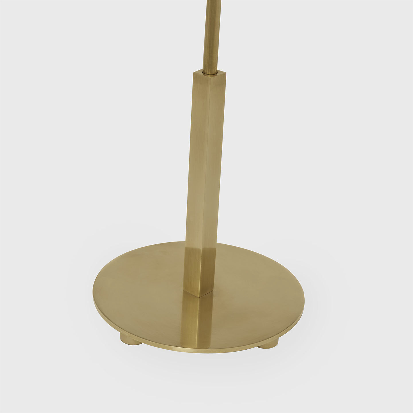 J. Randall Powers Hackney 31.75 inch 40.00 watt Hand-Rubbed Antique Brass Buffet Lamp Portable Light in Linen