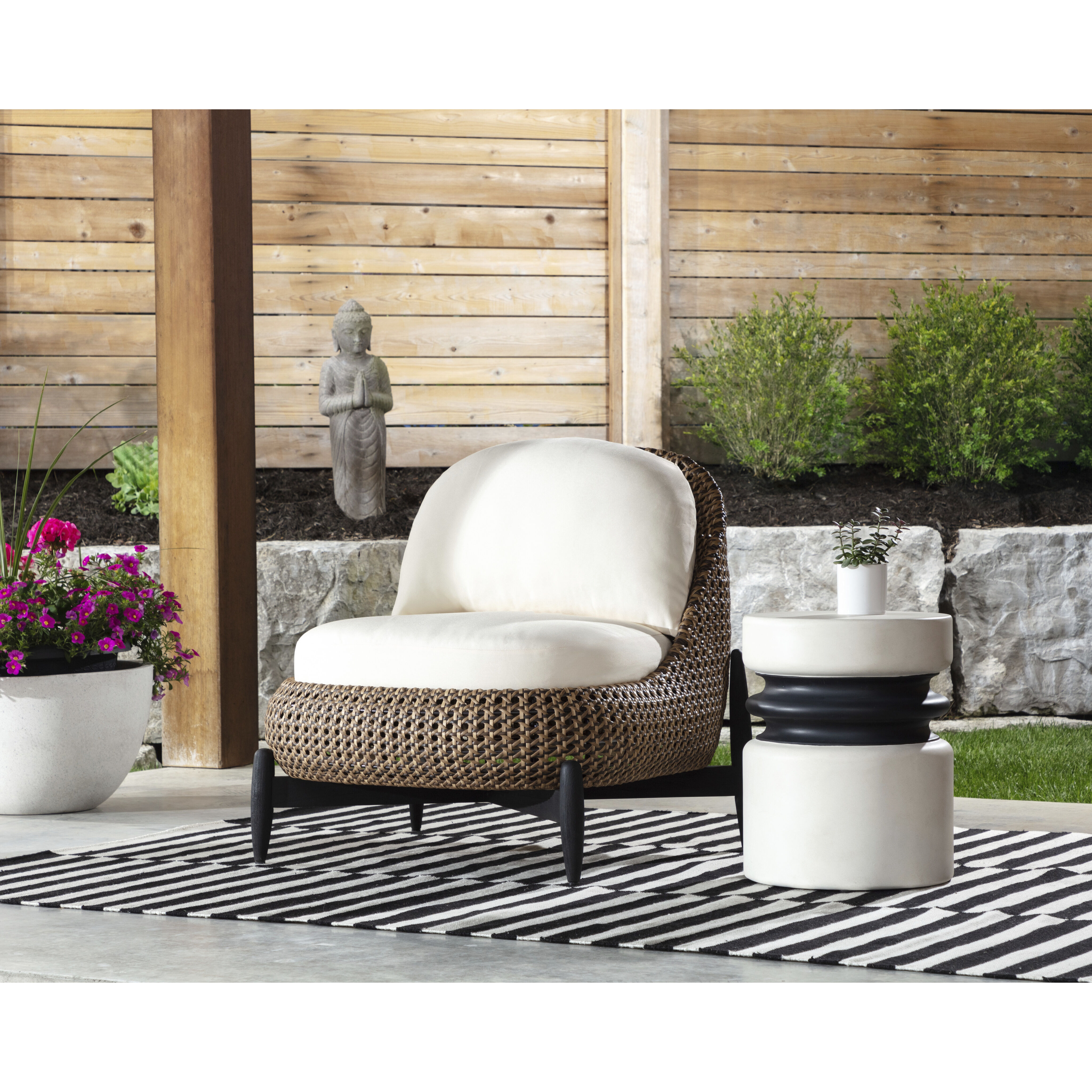 Carilo Stinson Cream Outdoor Lounge Chair