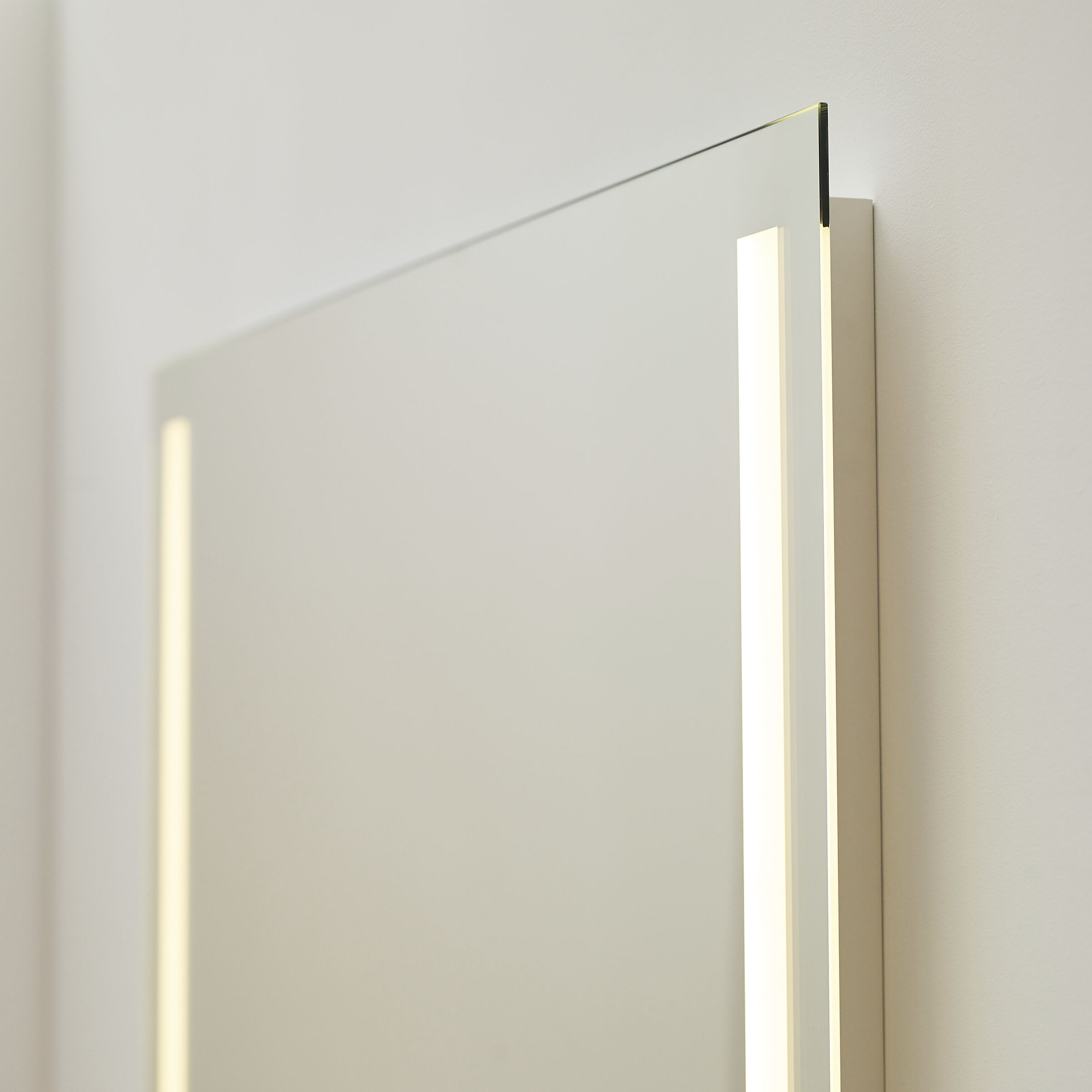 Lustro 48 X 36 inch Might Bright White LED Wall Mirror