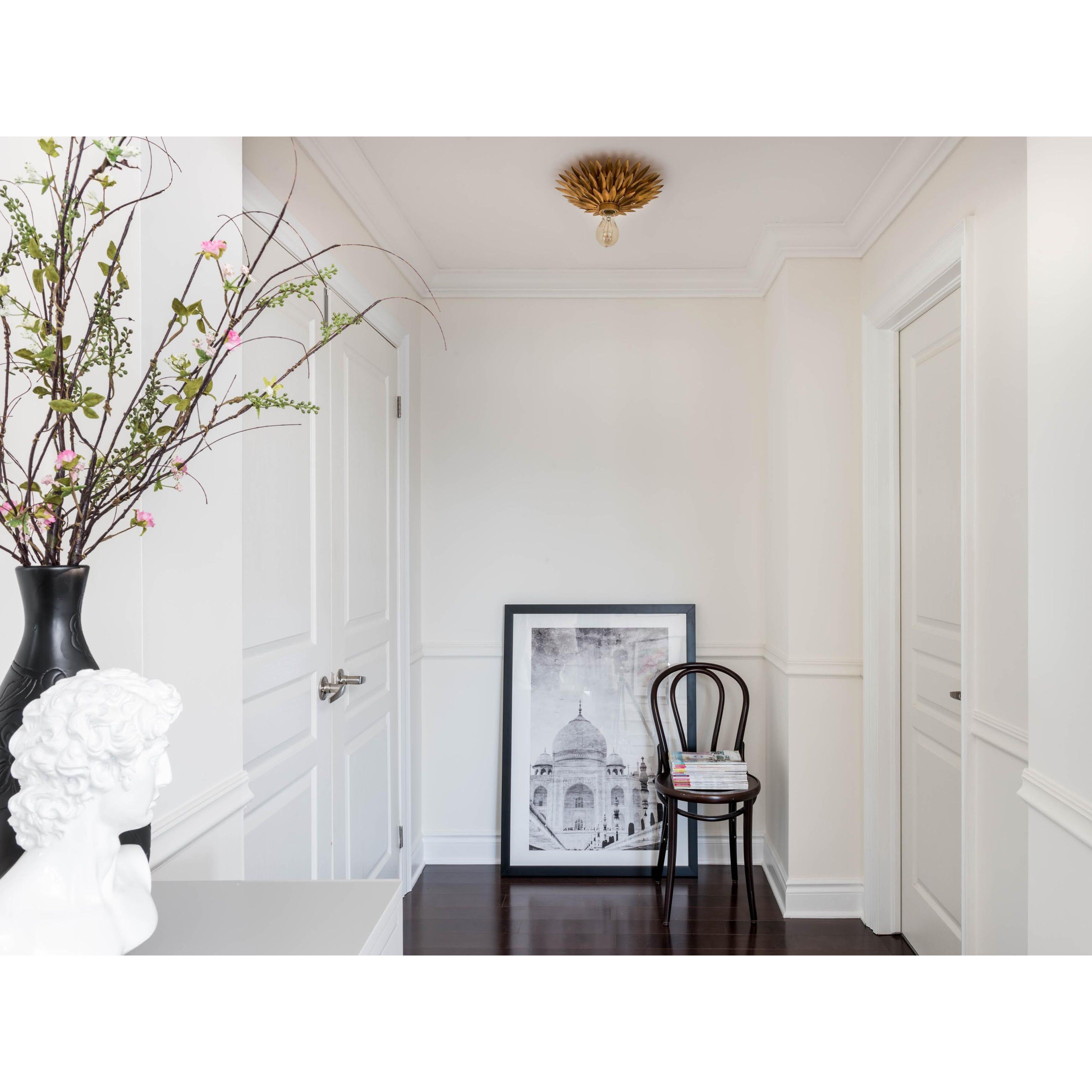 Broche Sconce Wall Light in Antique Gold