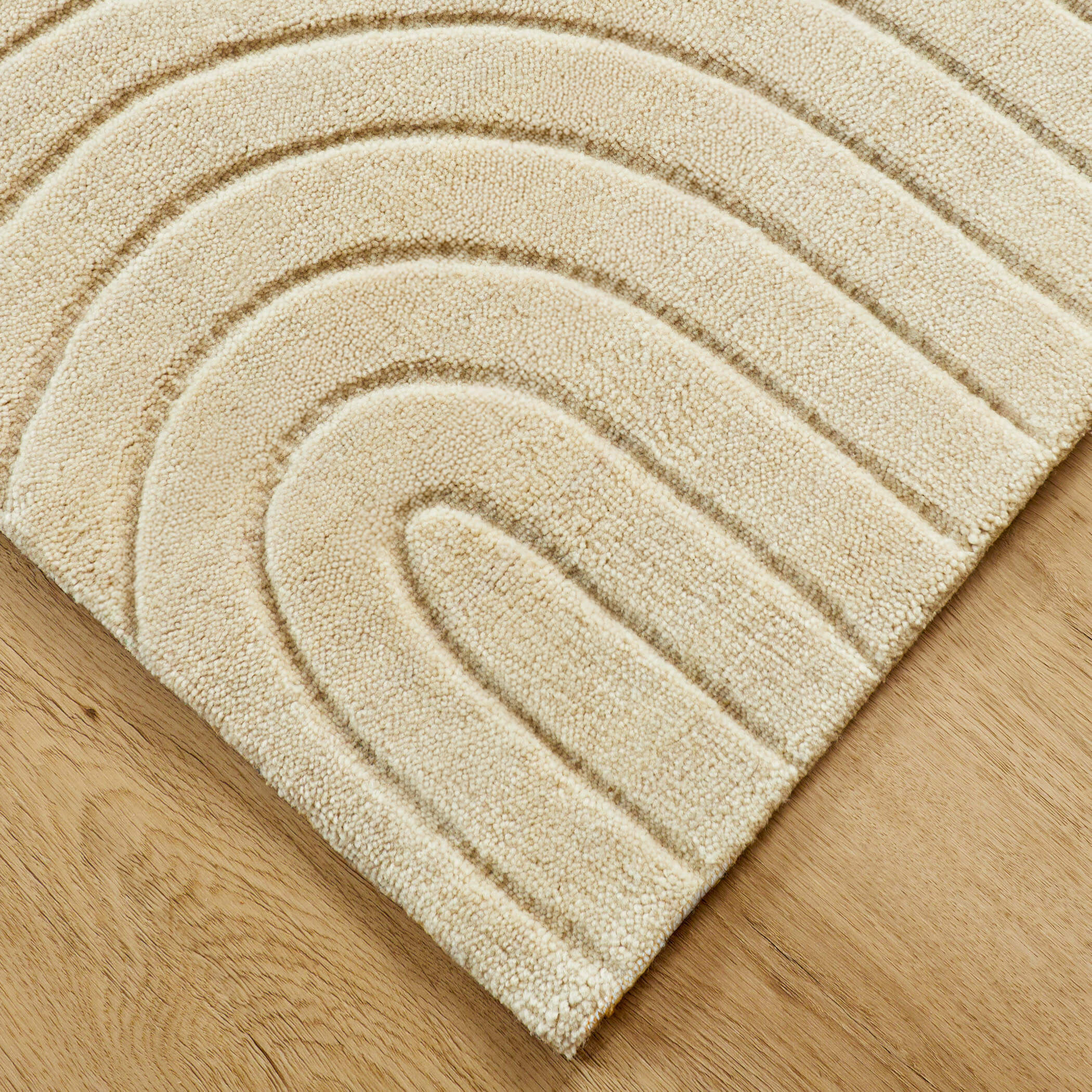 Kirti 90 X 63 inch White/Ivory Rug in 5 x 7