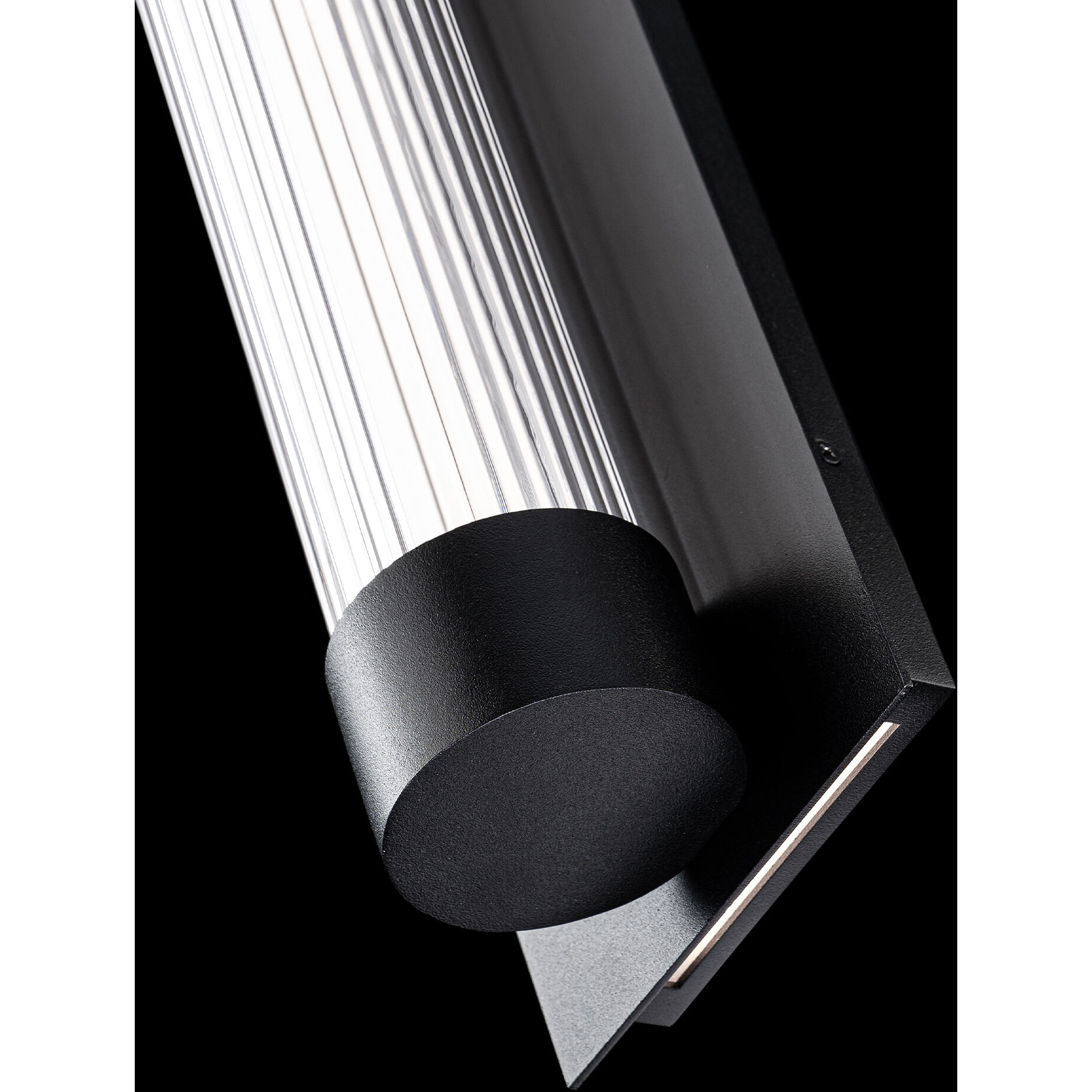 Chyzel LED 18 inch Black Outdoor Wall Lighting in 2700K