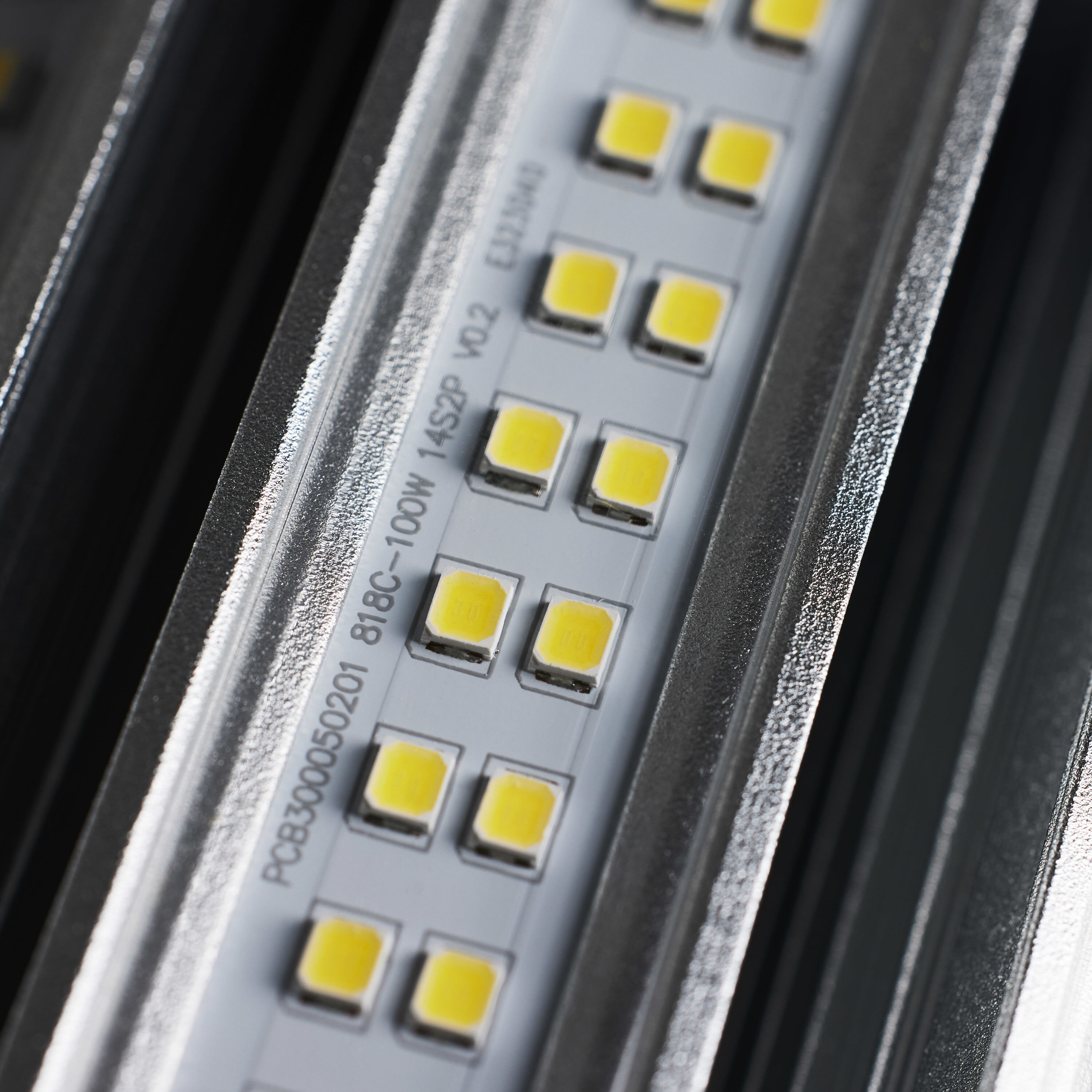 Hi-Pro LED Extended Mogul 100.00 watt 5000K HID Replacements