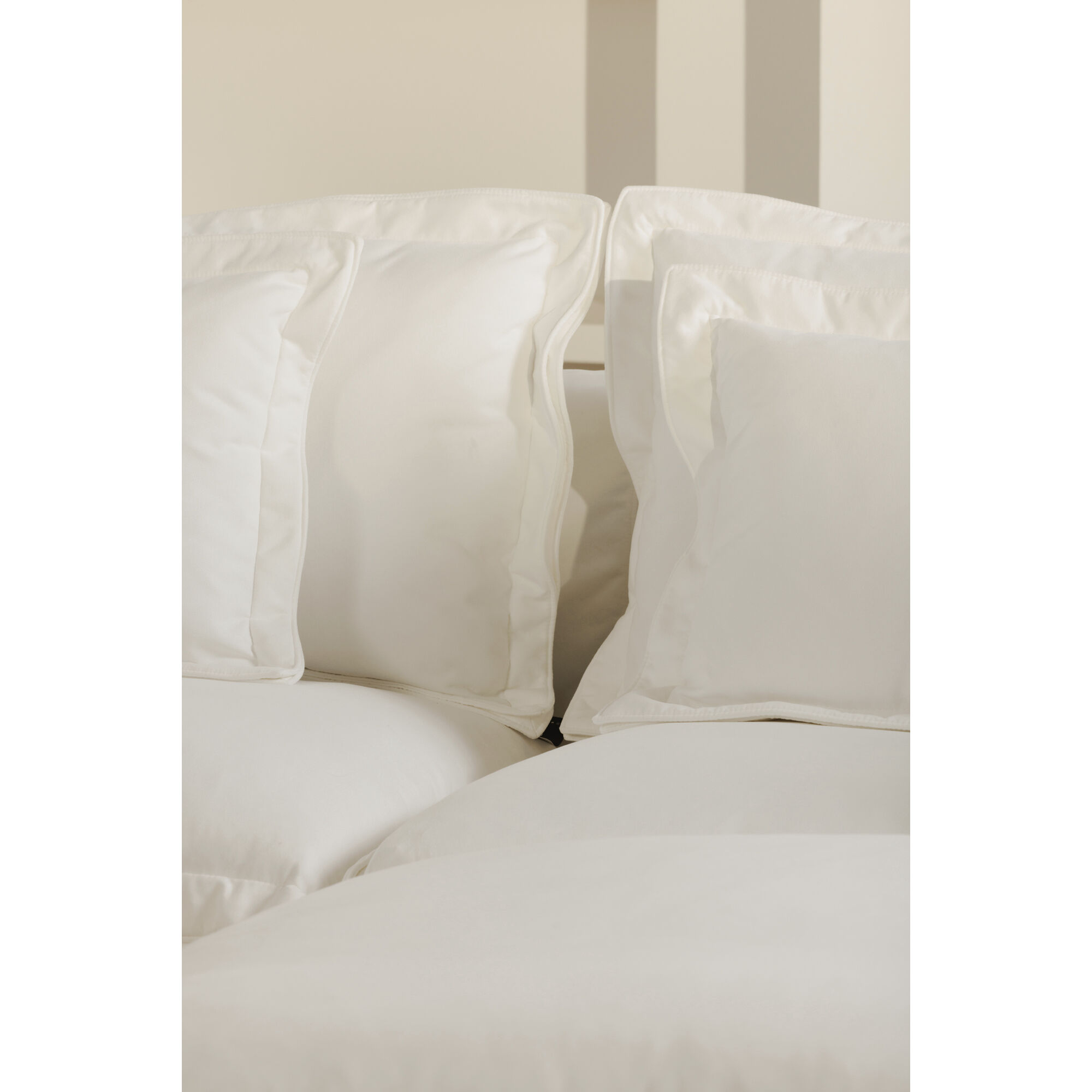 Olivia 17.25 inch White Ottoman