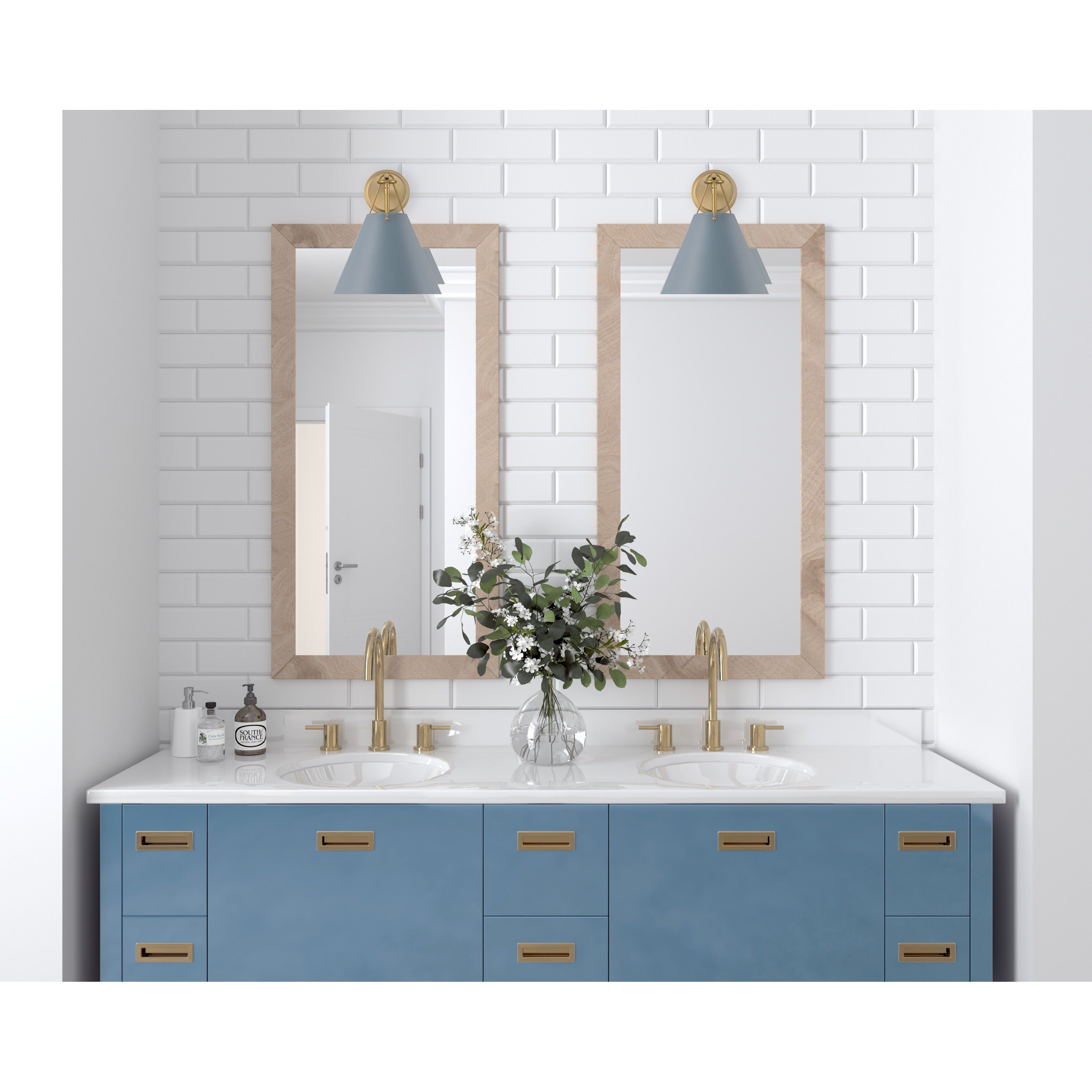 Xavier Sconce Wall Light in Vibrant Gold