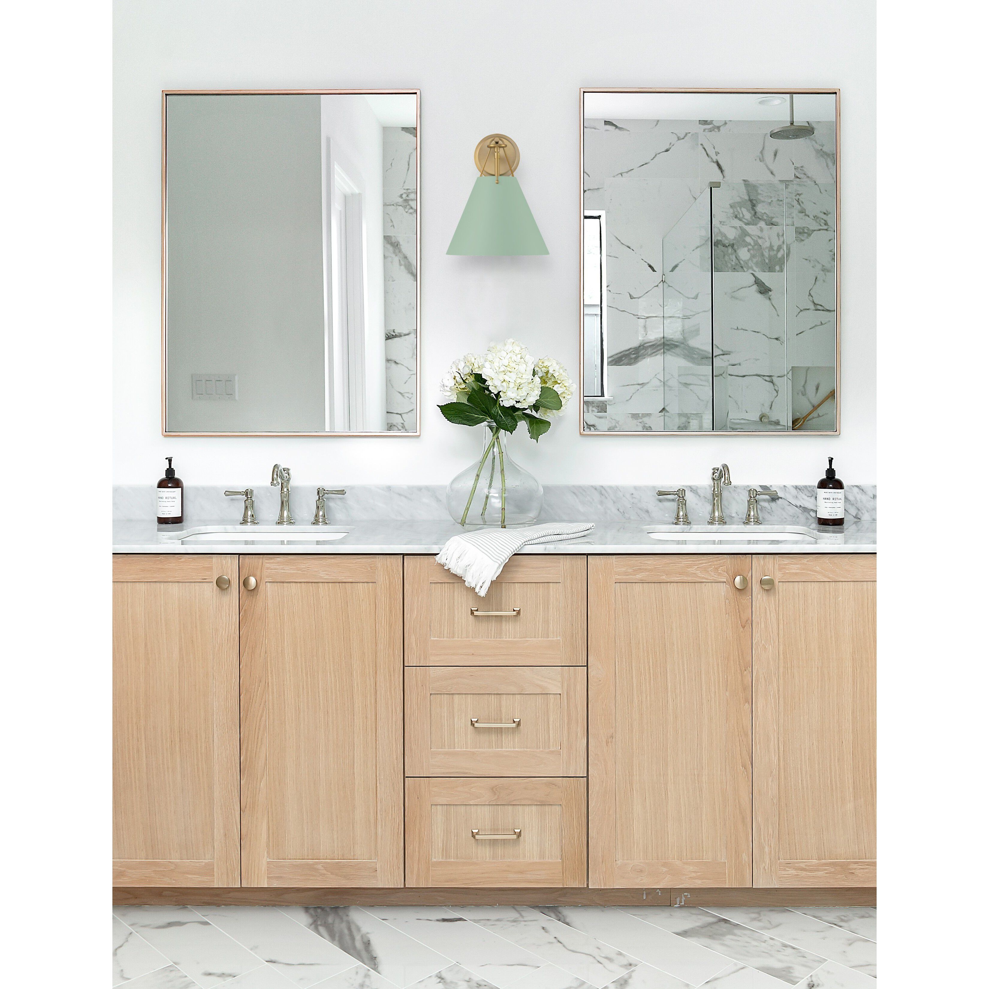 Xavier Sconce Wall Light in Vibrant Gold