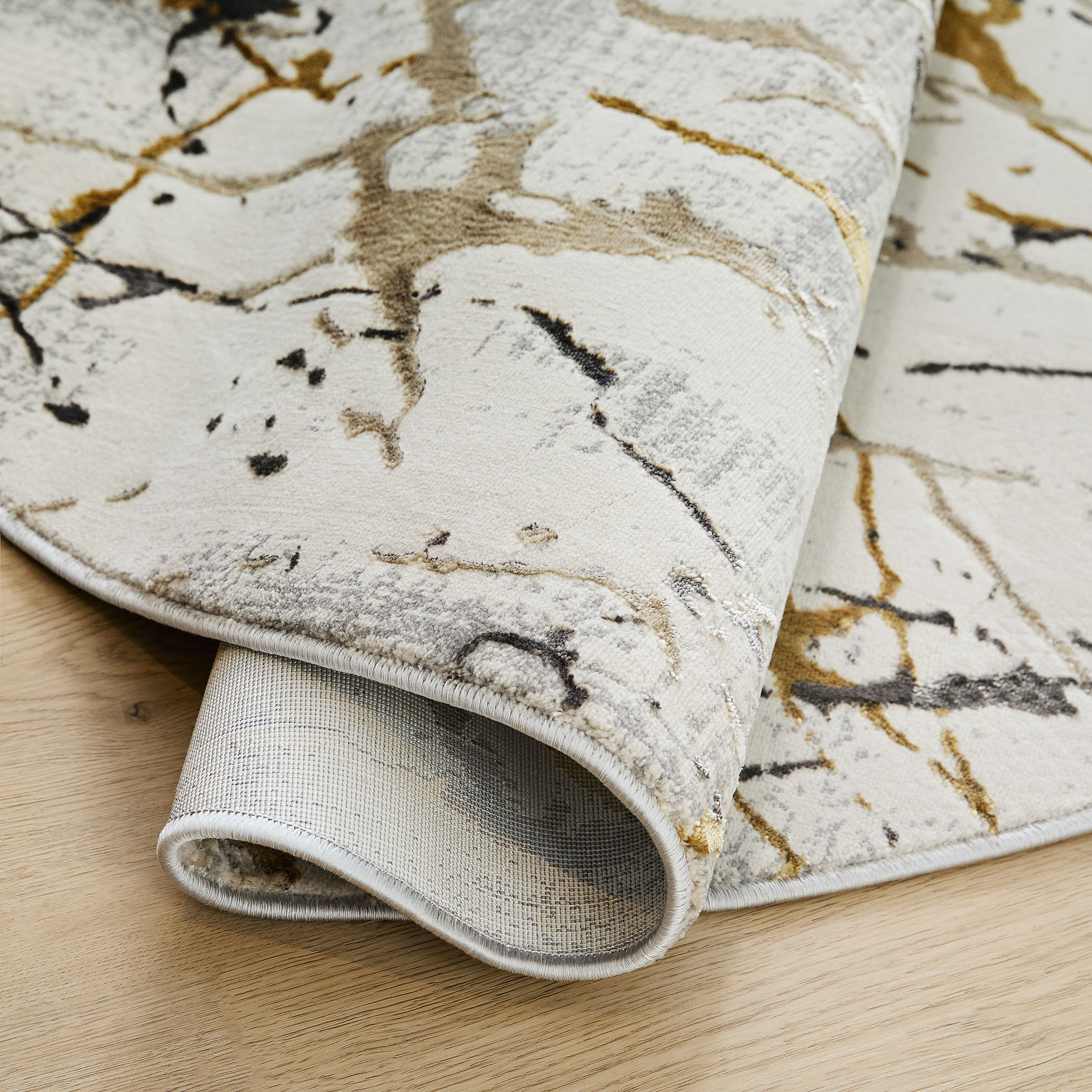 Zaria Earth Tones Rug in 8 Round