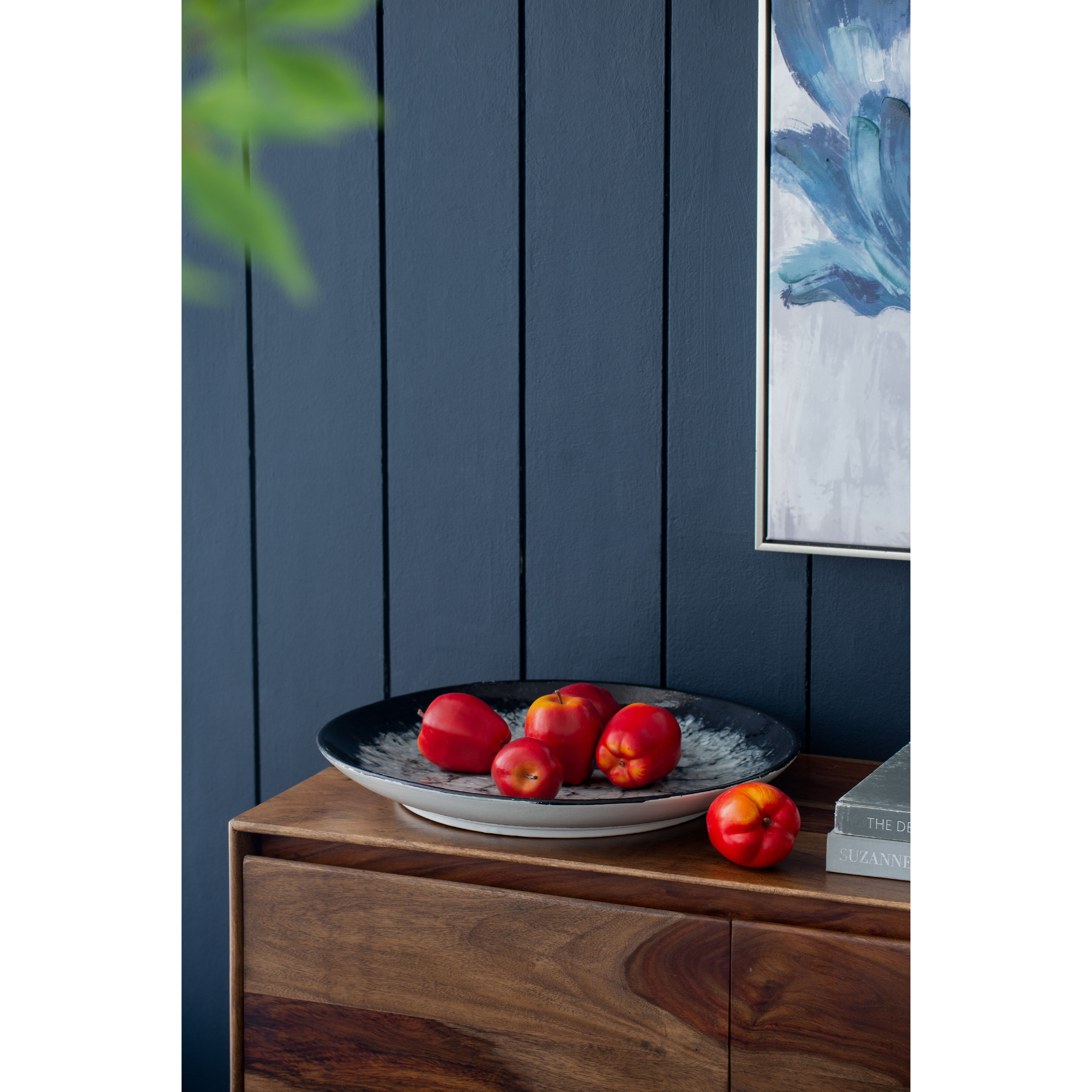 Zuri 18.1 X 18.1 inch Black/White Charger Plate