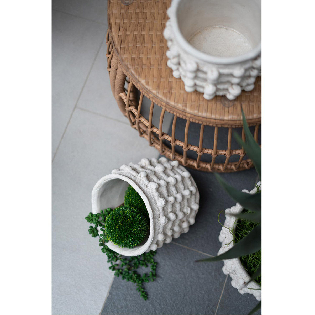 Round Cream Outdoor Planter