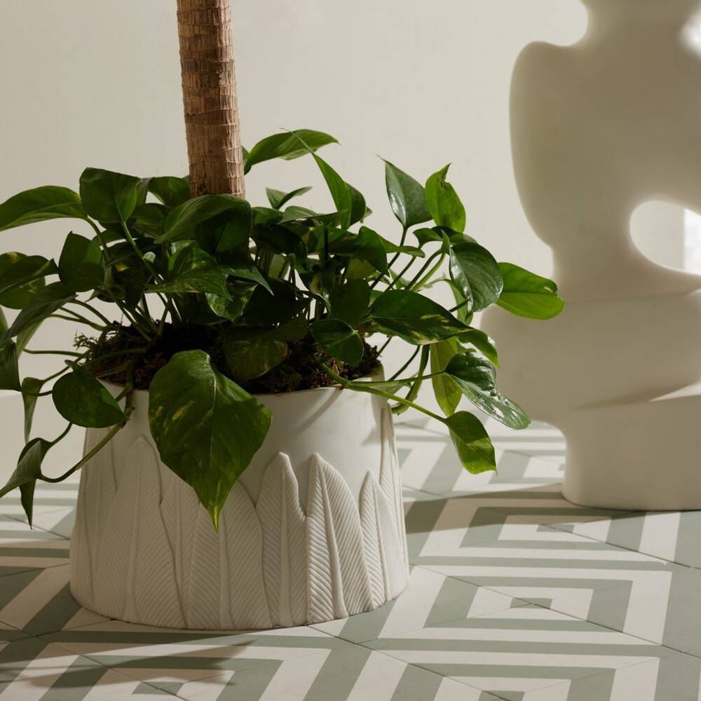 Feather Ivory Centerpiece