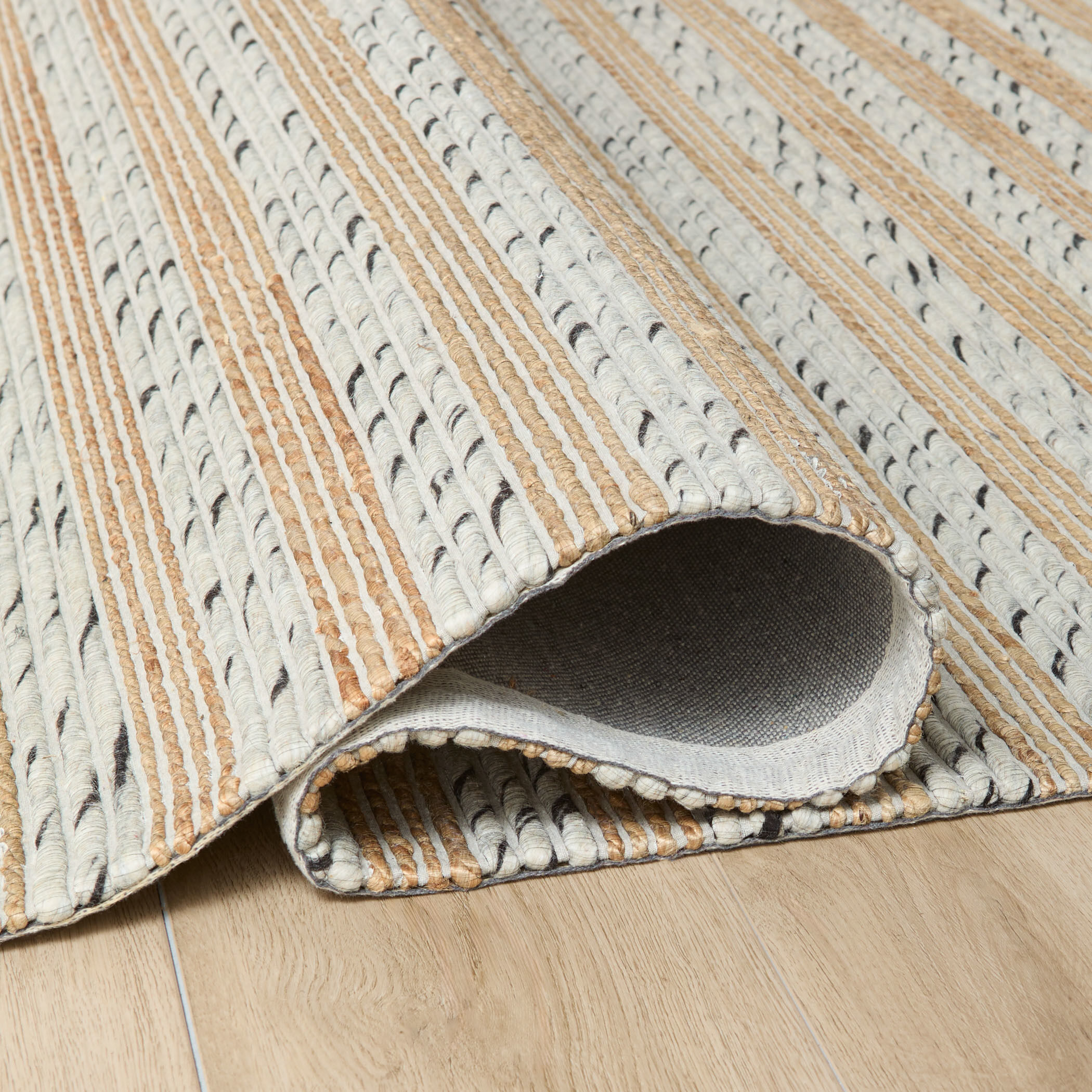Jaya 130 X 94 inch Neutral Rug in 8 x 11